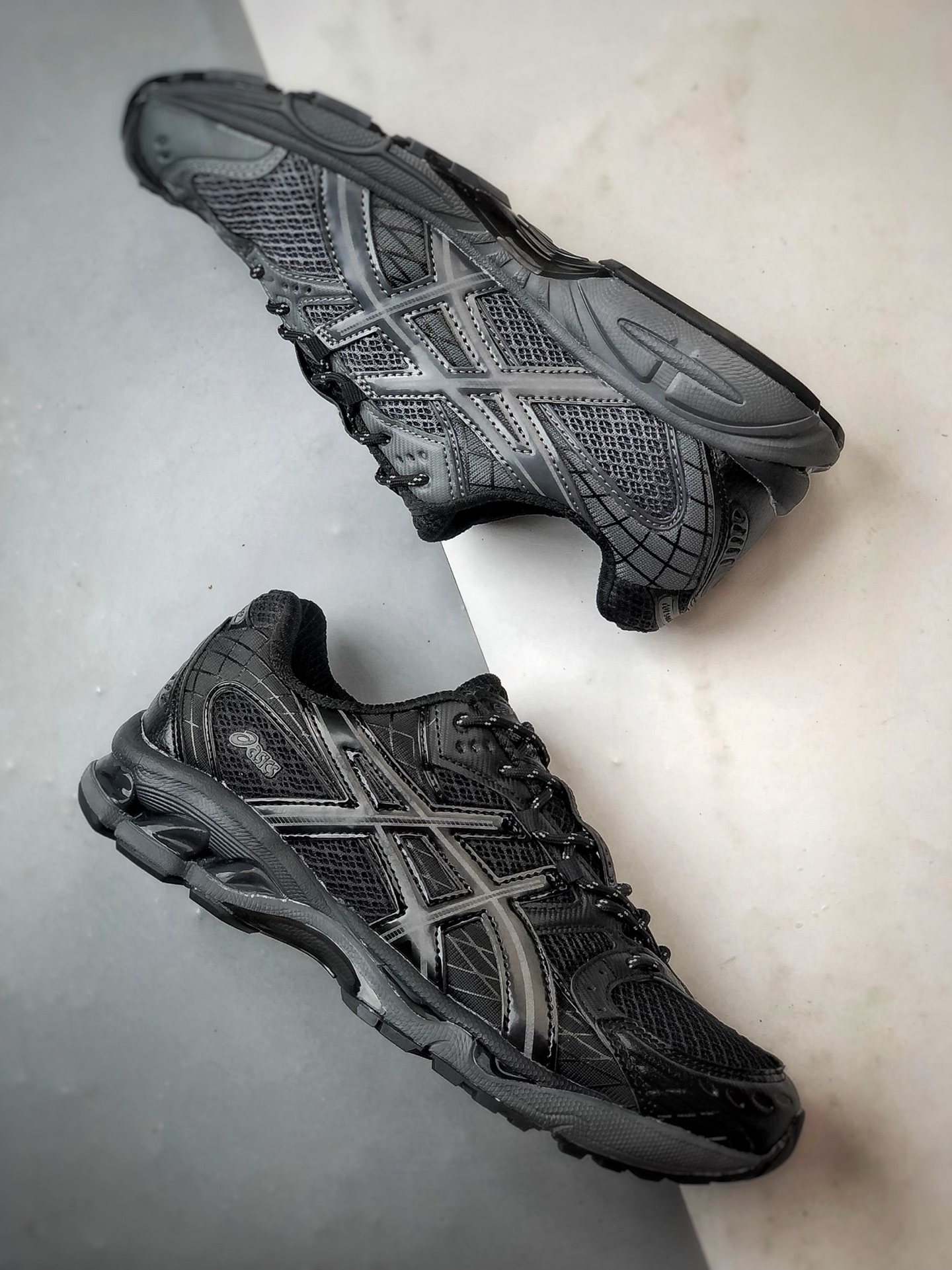 Haven x Asics Gel-Nimbus 10.1 阴阳黑灰 亚瑟士复古先锋潮流拼接休闲跑步鞋 1203A696-001