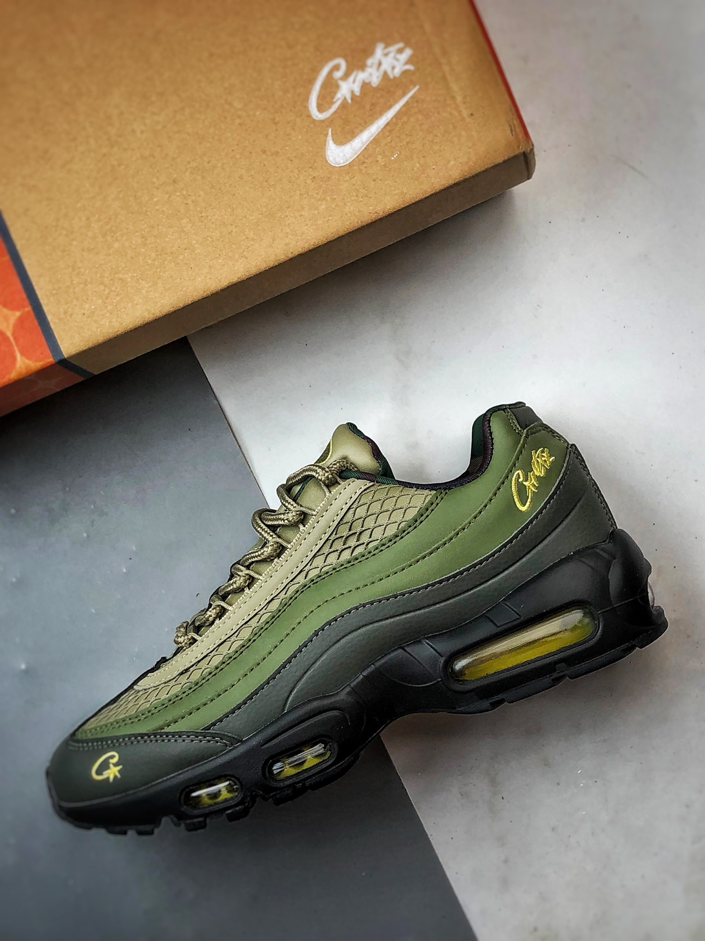 Corteiz x NK Air Max 95 军绿色 外贸原单 织物气垫轻便低帮跑步鞋 FB2709-300