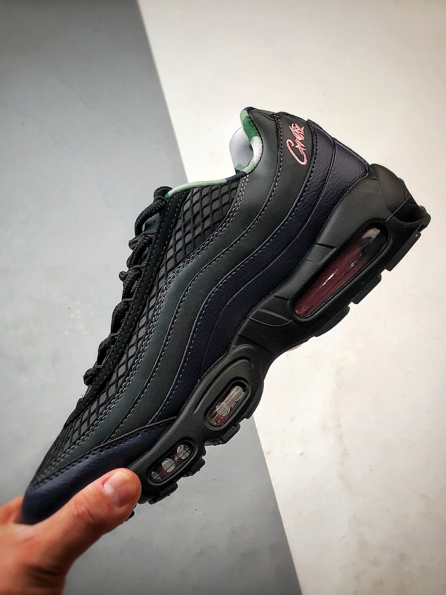 Corteiz x NK Air Max 95 黑蓝粉 外贸原单 织物气垫轻便低帮跑步鞋 FB2709-001-莆田鞋,莆田鞋货源,高仿鞋,高仿鞋货源,安福档口,莆田高仿鞋,莆田鞋批发,高仿鞋批发,莆田高仿运动鞋,高仿运动鞋,莆田运动鞋 Corteiz x NK Air Max 95 黑蓝粉 外贸原单 织物气垫轻便低帮跑步鞋 FB2709-001