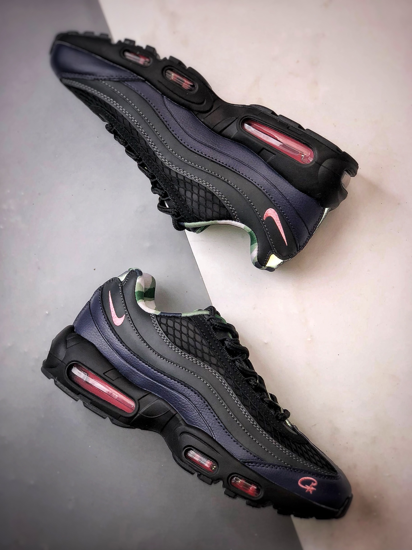 Corteiz x NK Air Max 95 黑蓝粉 外贸原单 织物气垫轻便低帮跑步鞋 FB2709-001-莆田鞋,莆田鞋货源,高仿鞋,高仿鞋货源,安福档口,莆田高仿鞋,莆田鞋批发,高仿鞋批发,莆田高仿运动鞋,高仿运动鞋,莆田运动鞋 Corteiz x NK Air Max 95 黑蓝粉 外贸原单 织物气垫轻便低帮跑步鞋 FB2709-001