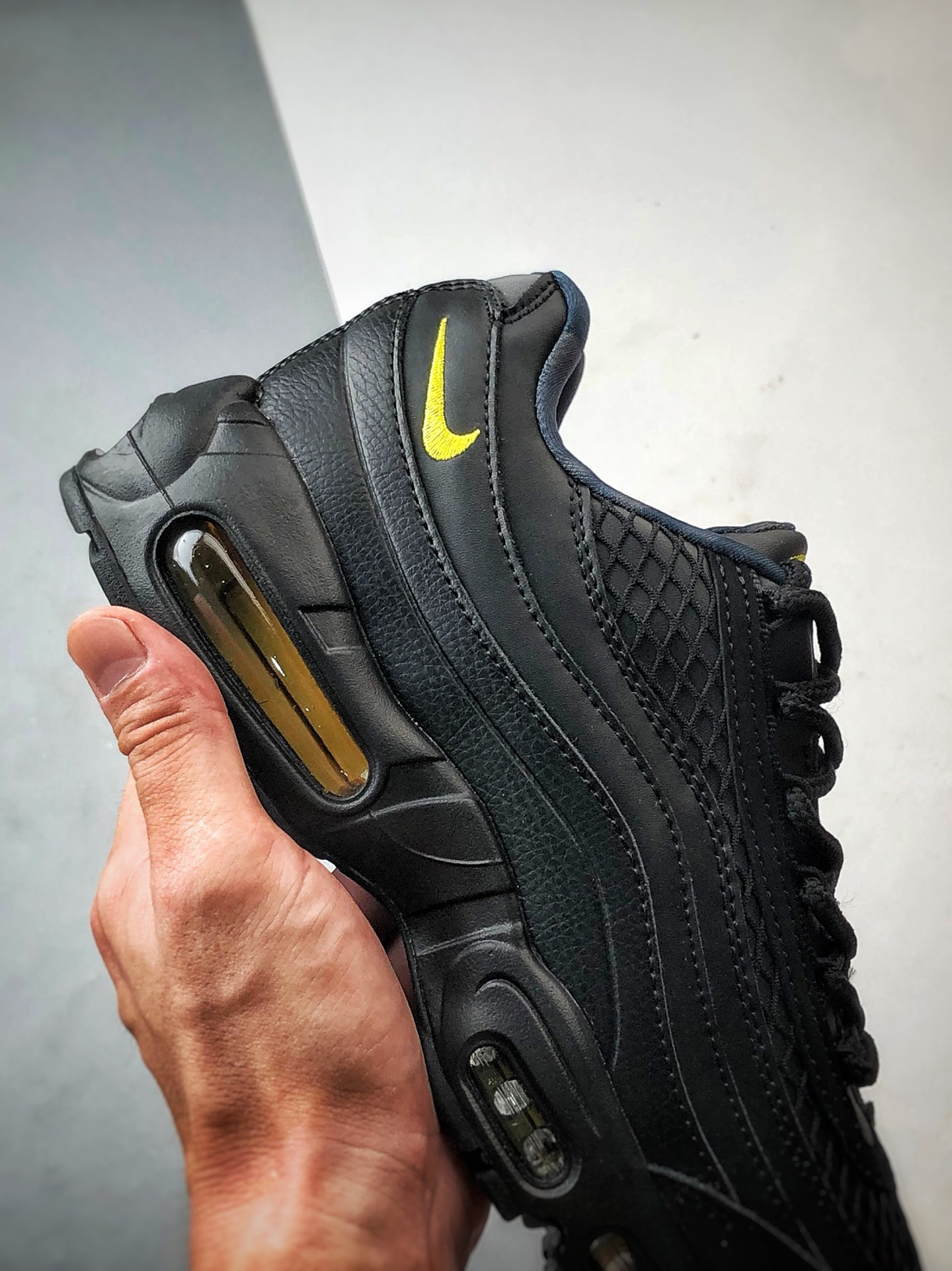 Corteiz x NK Air Max 95 黑黄 外贸原单 织物气垫轻便低帮跑步鞋 FB2709-003-莆田鞋,莆田鞋货源,高仿鞋,高仿鞋货源,安福档口,莆田高仿鞋,莆田鞋批发,高仿鞋批发,莆田高仿运动鞋,高仿运动鞋,莆田运动鞋 Corteiz x NK Air Max 95 黑黄 外贸原单 织物气垫轻便低帮跑步鞋 FB2709-003