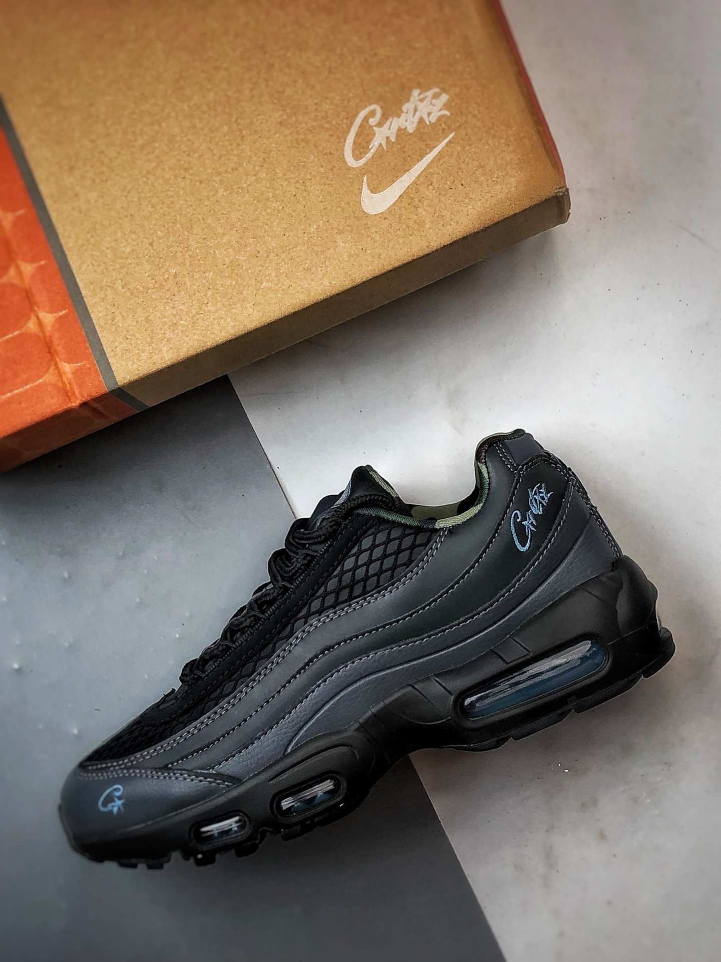 Corteiz x NK Air Max 95 黑蓝 外贸原单 织物气垫轻便低帮跑步鞋 FB2709-002-莆田鞋,莆田鞋货源,高仿鞋,高仿鞋货源,安福档口,莆田高仿鞋,莆田鞋批发,高仿鞋批发,莆田高仿运动鞋,高仿运动鞋,莆田运动鞋 Corteiz x NK Air Max 95 黑蓝 外贸原单 织物气垫轻便低帮跑步鞋 FB2709-002