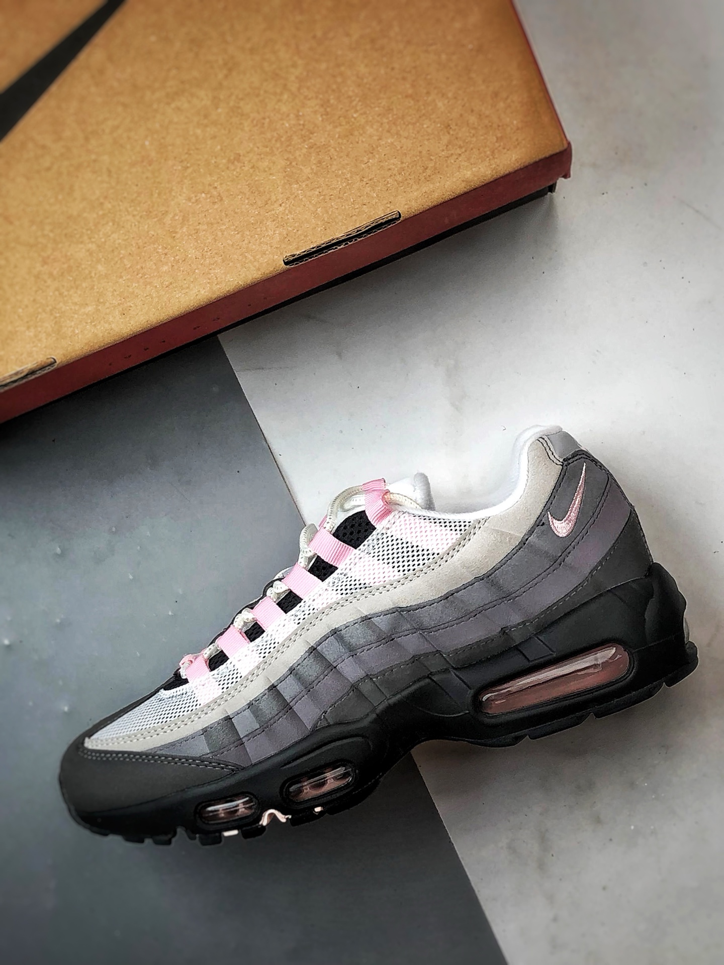 NK Air Max 95 灰织物气垫轻便低帮跑步鞋 CJ0588-001-莆田鞋,莆田鞋货源,高仿鞋,高仿鞋货源,安福档口,莆田高仿鞋,莆田鞋批发,高仿鞋批发,莆田高仿运动鞋,高仿运动鞋,莆田运动鞋 NK Air Max 95 灰织物气垫轻便低帮跑步鞋 CJ0588-001