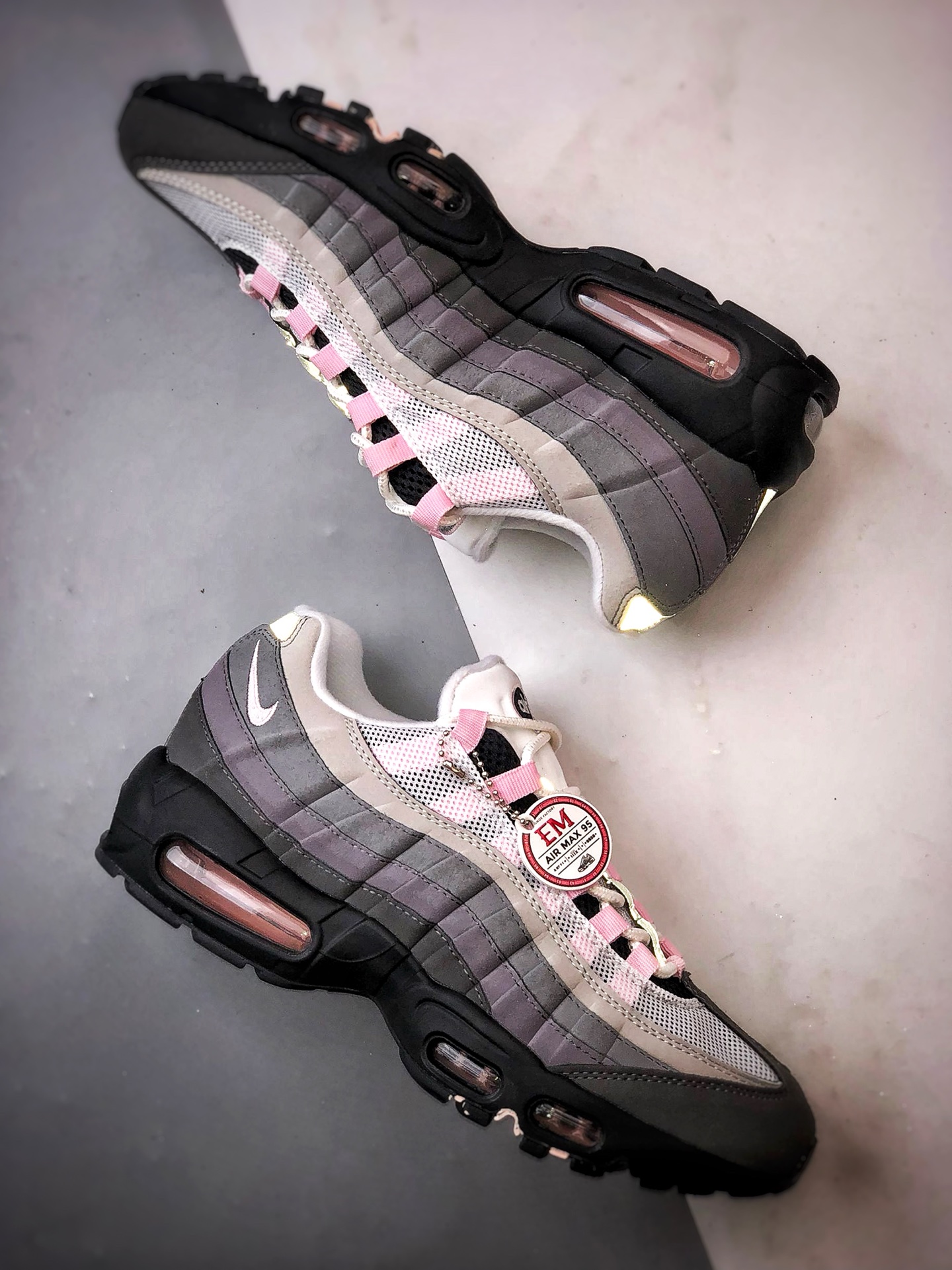 NK Air Max 95 灰织物气垫轻便低帮跑步鞋 CJ0588-001-莆田鞋,莆田鞋货源,高仿鞋,高仿鞋货源,安福档口,莆田高仿鞋,莆田鞋批发,高仿鞋批发,莆田高仿运动鞋,高仿运动鞋,莆田运动鞋 NK Air Max 95 灰织物气垫轻便低帮跑步鞋 CJ0588-001