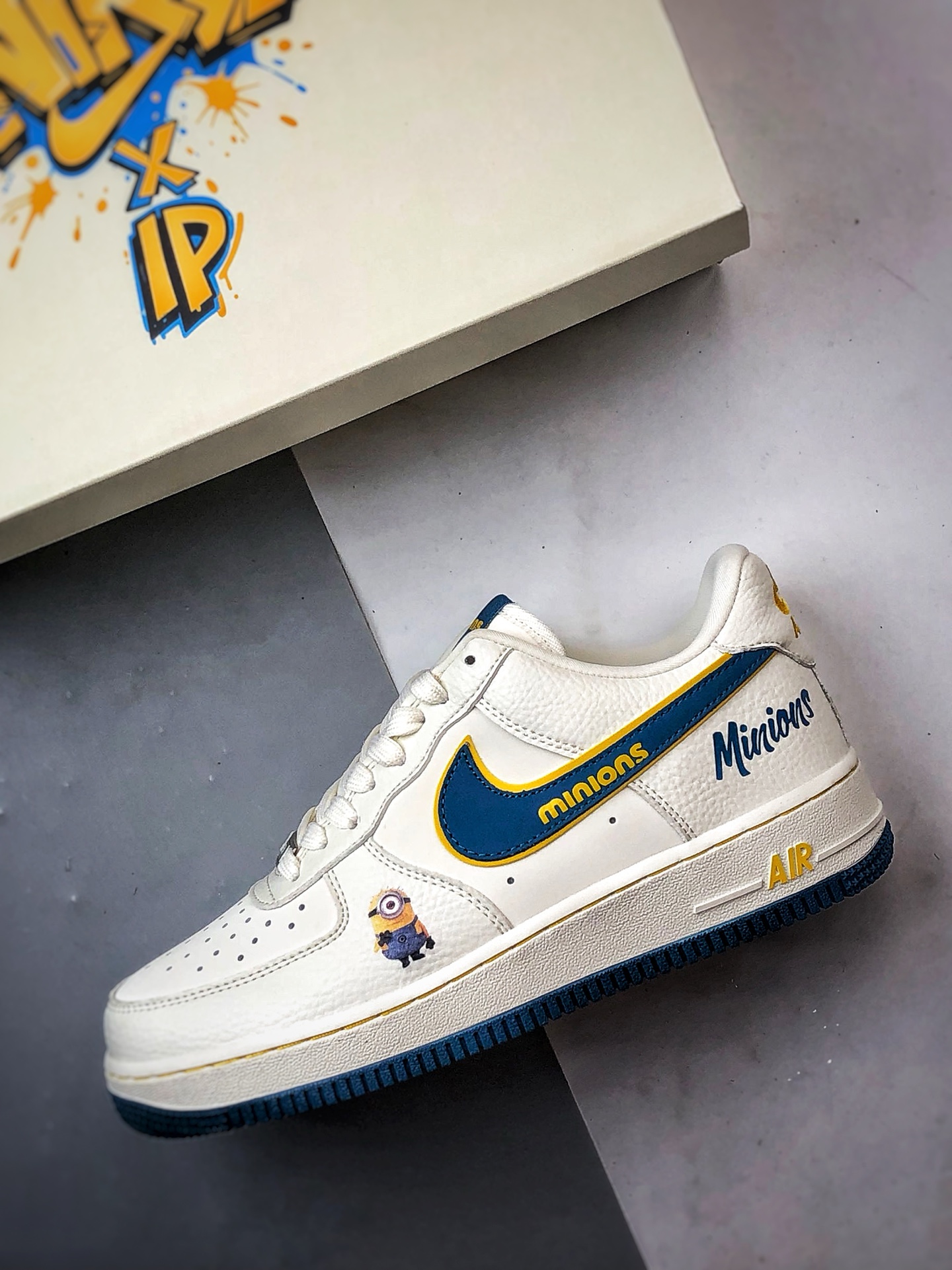 Air Force 1 Low 小黄人联名白蓝 SC0601-566-莆田鞋,莆田鞋货源,高仿鞋,高仿鞋货源,安福档口,莆田高仿鞋,莆田鞋批发,高仿鞋批发,莆田高仿运动鞋,高仿运动鞋,莆田运动鞋 Air Force 1 Low 小黄人联名白蓝 SC0601-566