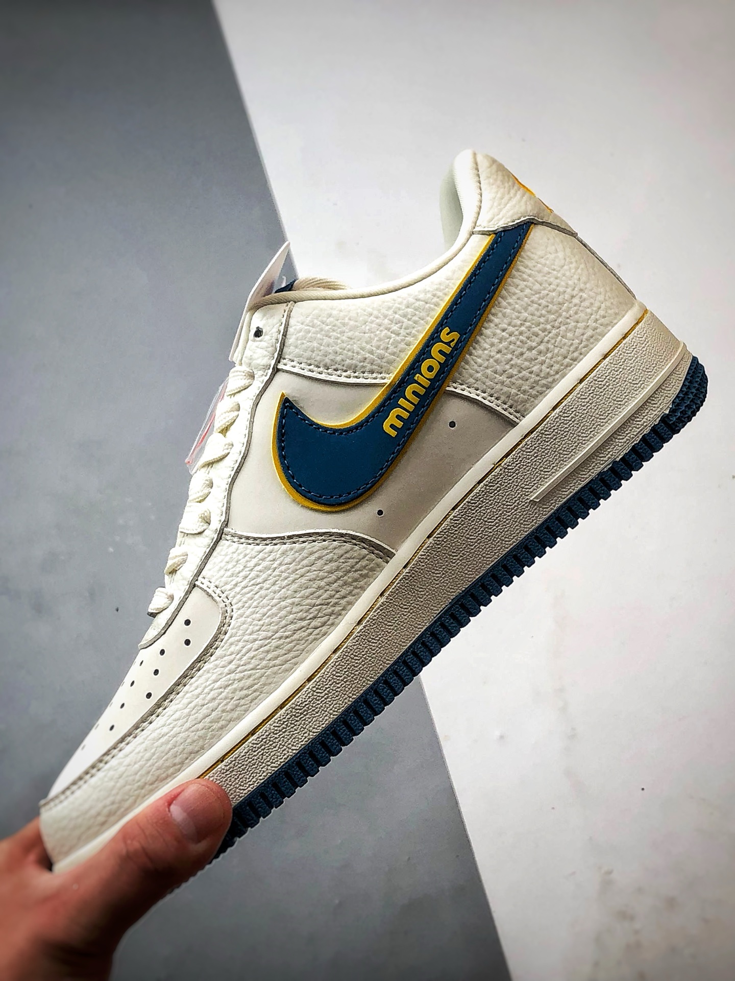 Air Force 1 Low 小黄人联名白蓝 SC0601-566-莆田鞋,莆田鞋货源,高仿鞋,高仿鞋货源,安福档口,莆田高仿鞋,莆田鞋批发,高仿鞋批发,莆田高仿运动鞋,高仿运动鞋,莆田运动鞋 Air Force 1 Low 小黄人联名白蓝 SC0601-566