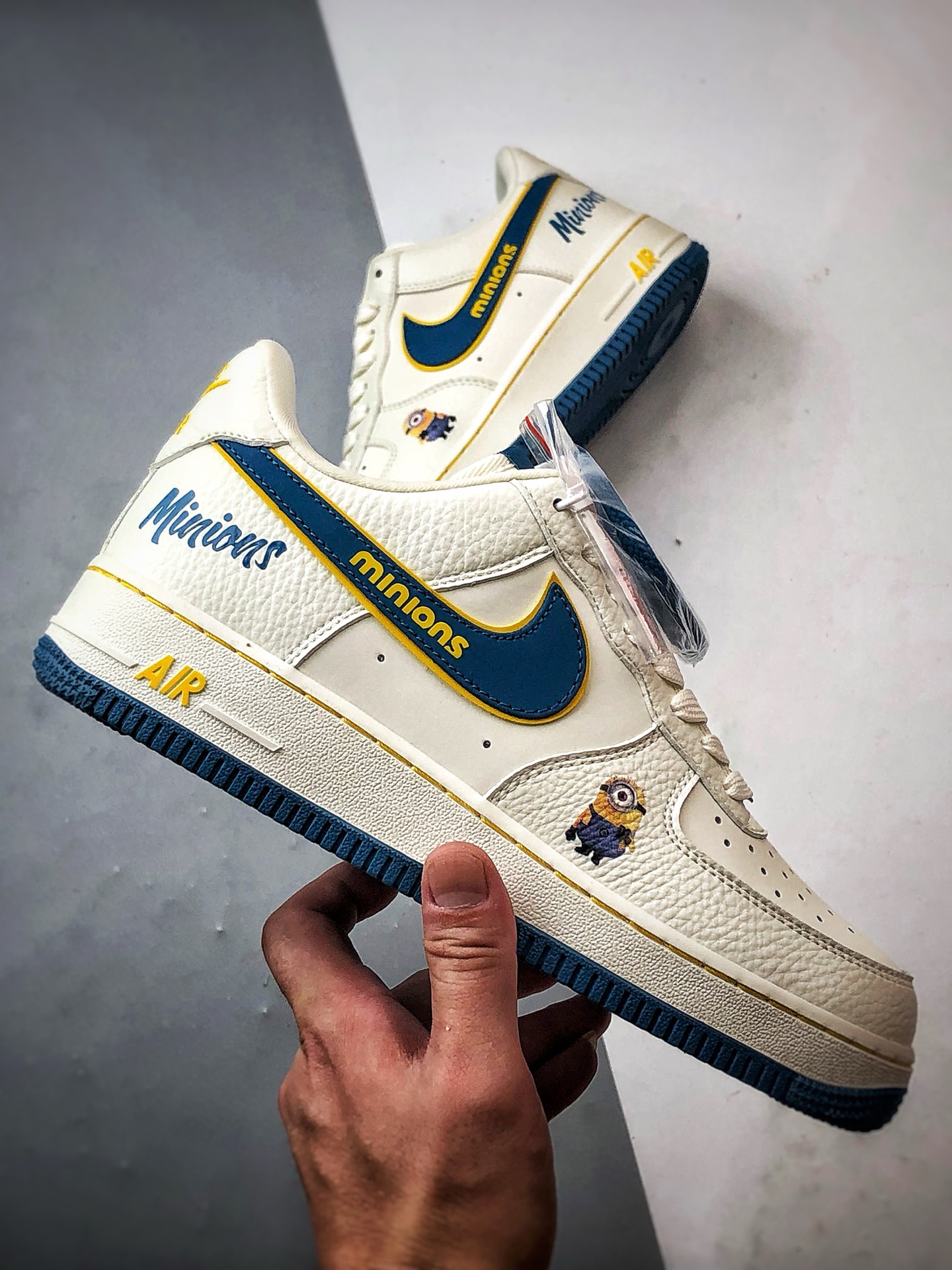 Air Force 1 Low 小黄人联名白蓝 SC0601-566-莆田鞋,莆田鞋货源,高仿鞋,高仿鞋货源,安福档口,莆田高仿鞋,莆田鞋批发,高仿鞋批发,莆田高仿运动鞋,高仿运动鞋,莆田运动鞋 Air Force 1 Low 小黄人联名白蓝 SC0601-566