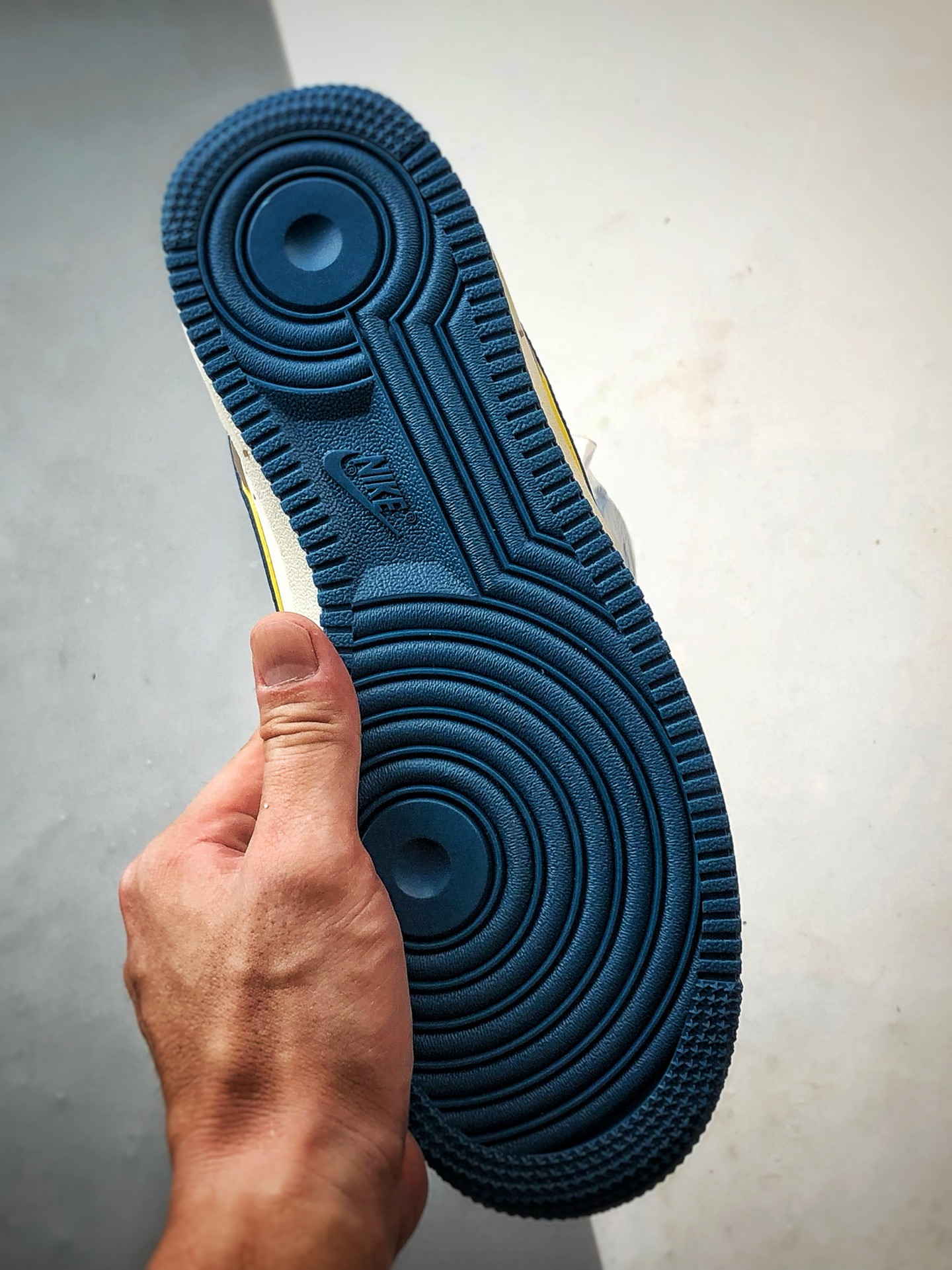 Air Force 1 Low 小黄人联名白蓝 SC0601-566-莆田鞋,莆田鞋货源,高仿鞋,高仿鞋货源,安福档口,莆田高仿鞋,莆田鞋批发,高仿鞋批发,莆田高仿运动鞋,高仿运动鞋,莆田运动鞋 Air Force 1 Low 小黄人联名白蓝 SC0601-566