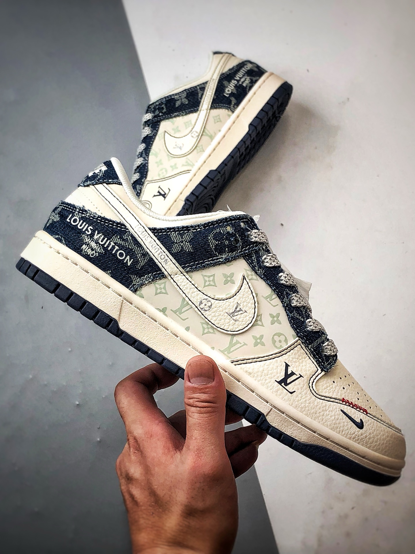NK Dunk Low Retro ”DIY高端定制” LV米白深蓝牛仔 低帮休闲运动板鞋 YX5066-375-莆田鞋,莆田鞋货源,高仿鞋,高仿鞋货源,安福档口,莆田高仿鞋,莆田鞋批发,高仿鞋批发,莆田高仿运动鞋,高仿运动鞋,莆田运动鞋 NK Dunk Low Retro ”DIY高端定制” LV米白深蓝牛仔 低帮休闲运动板鞋 YX5066-375