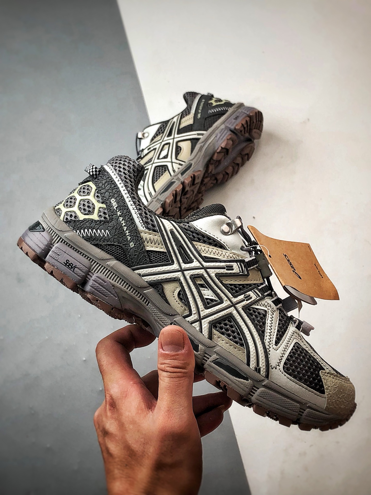 Asics Gel-Kahana 8 FL 碳灰银 亚瑟士经典户外跑鞋 1011B828-022