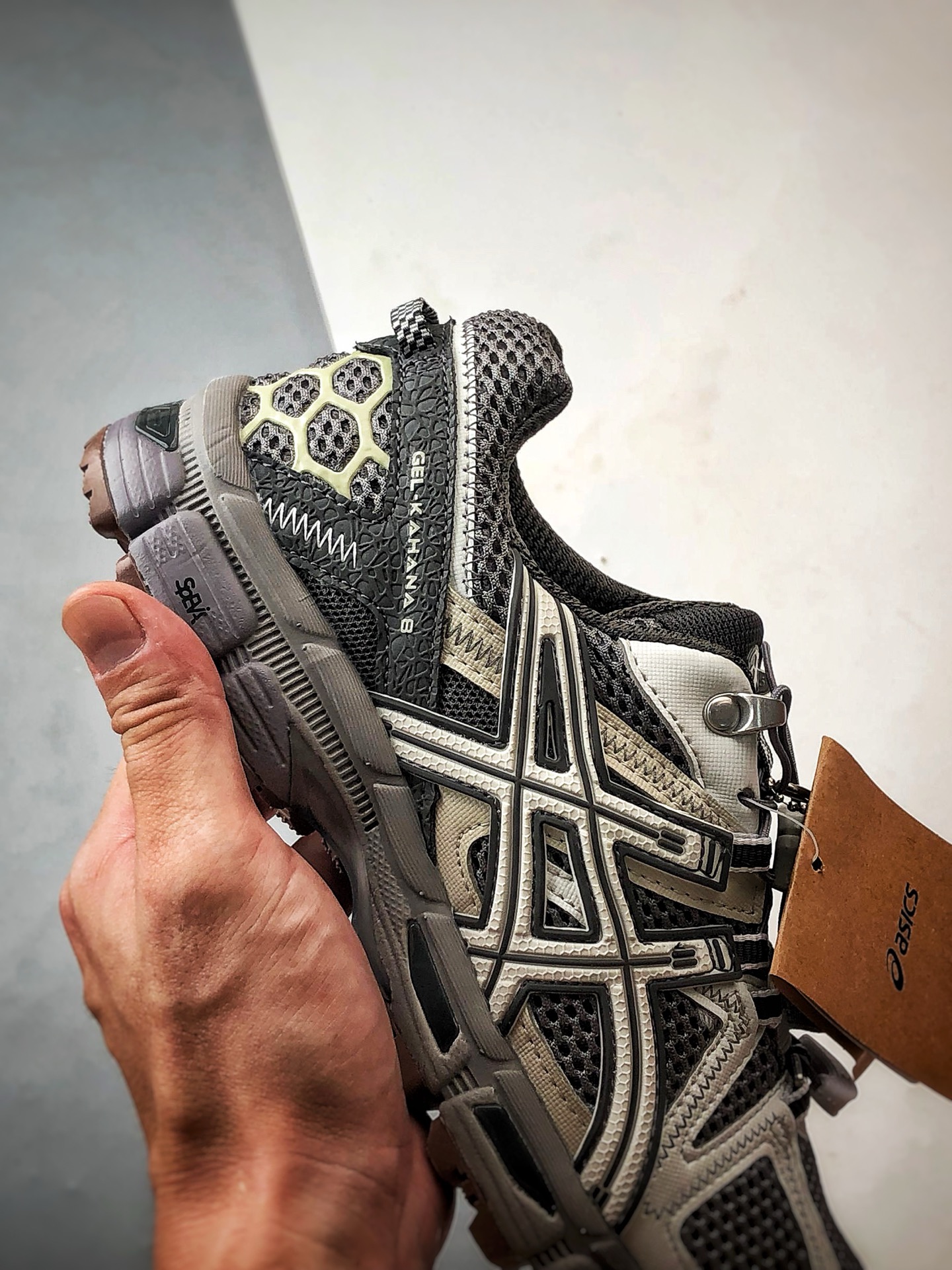 Asics Gel-Kahana 8 FL 碳灰银 亚瑟士经典户外跑鞋 1011B828-022