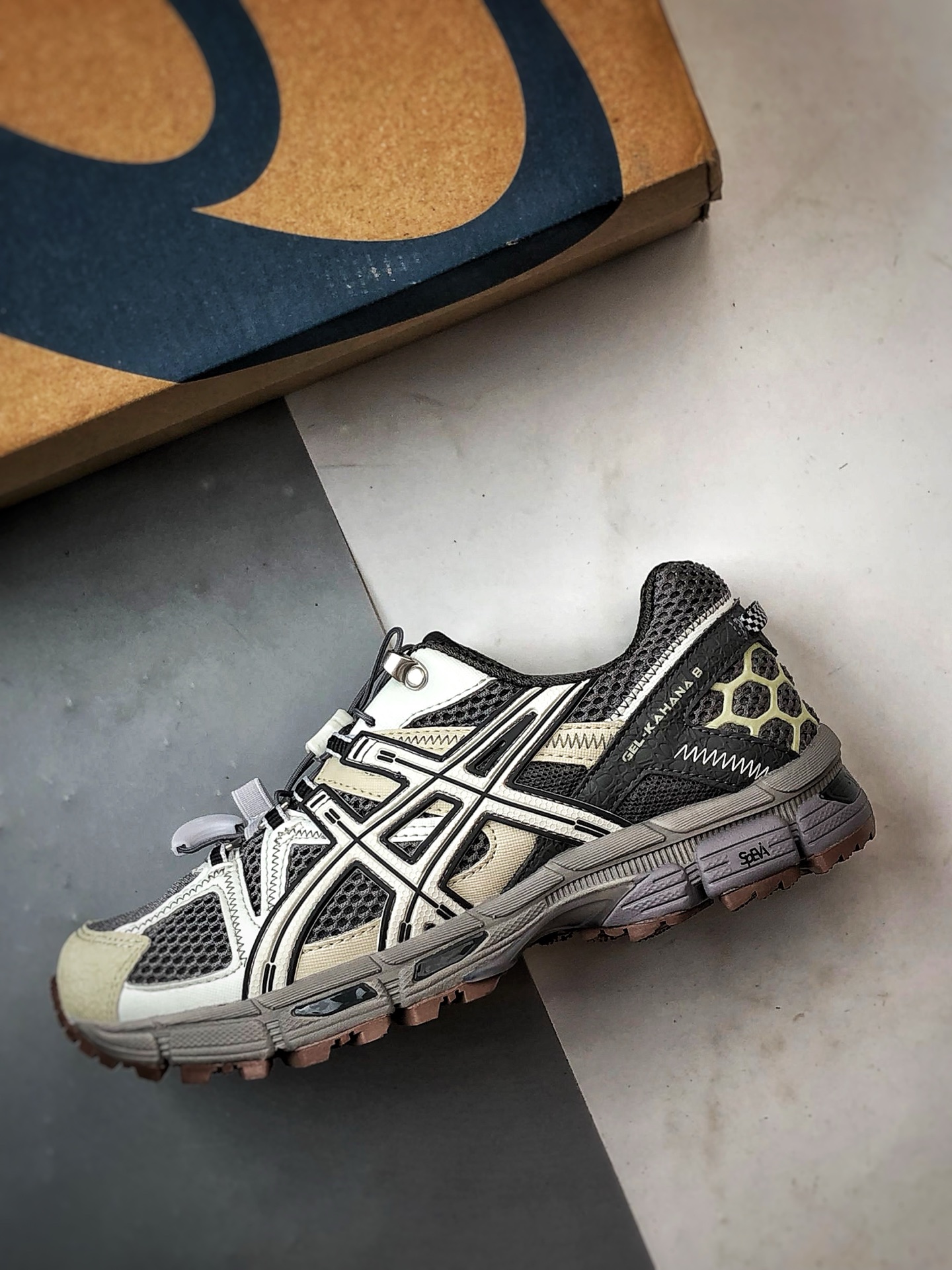 Asics Gel-Kahana 8 FL 碳灰银 亚瑟士经典户外跑鞋 1011B828-022