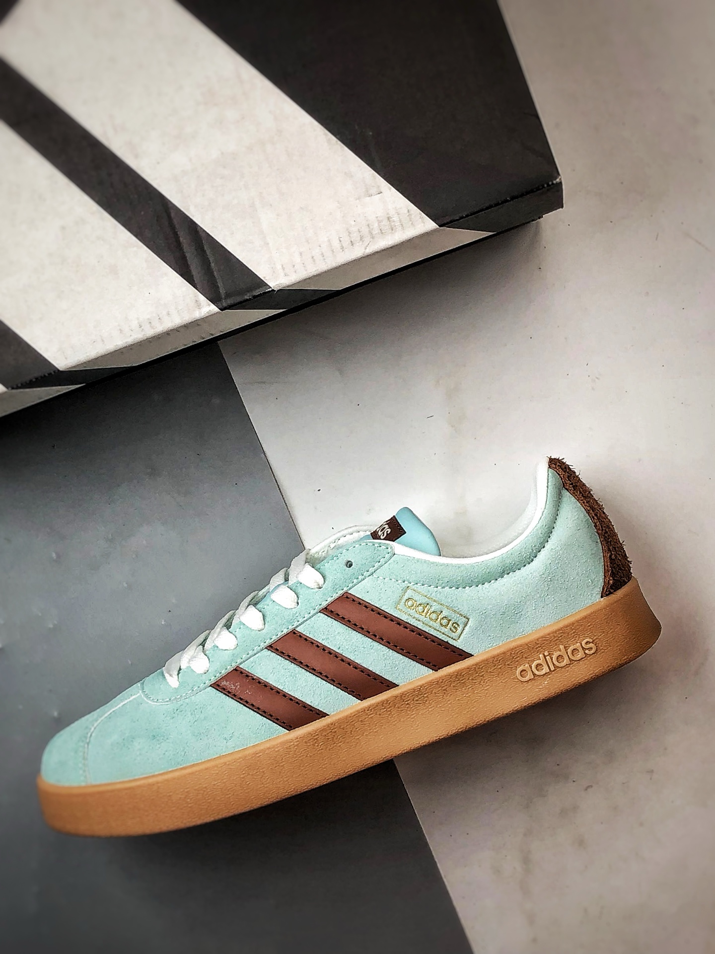 AD VL Court Classic 薄荷蓝 复古轻便休闲低帮板鞋 KK3772-莆田鞋,莆田鞋货源,高仿鞋,高仿鞋货源,安福档口,莆田高仿鞋,莆田鞋批发,高仿鞋批发,莆田高仿运动鞋,高仿运动鞋,莆田运动鞋 AD VL Court Classic 薄荷蓝 复古轻便休闲低帮板鞋 KK3772