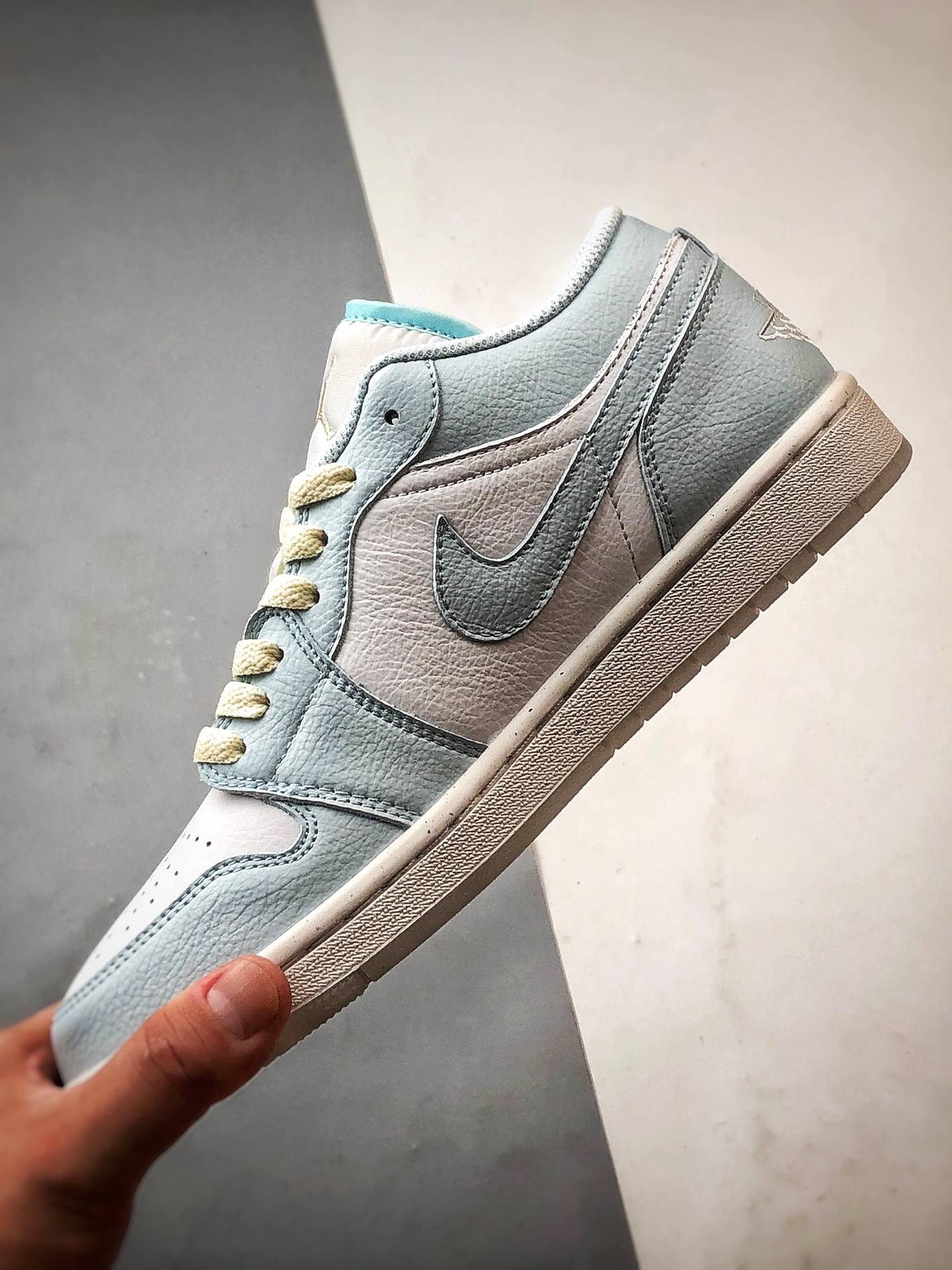 200 Air Jordan 1 Low 浅蓝白 HJ5999-400