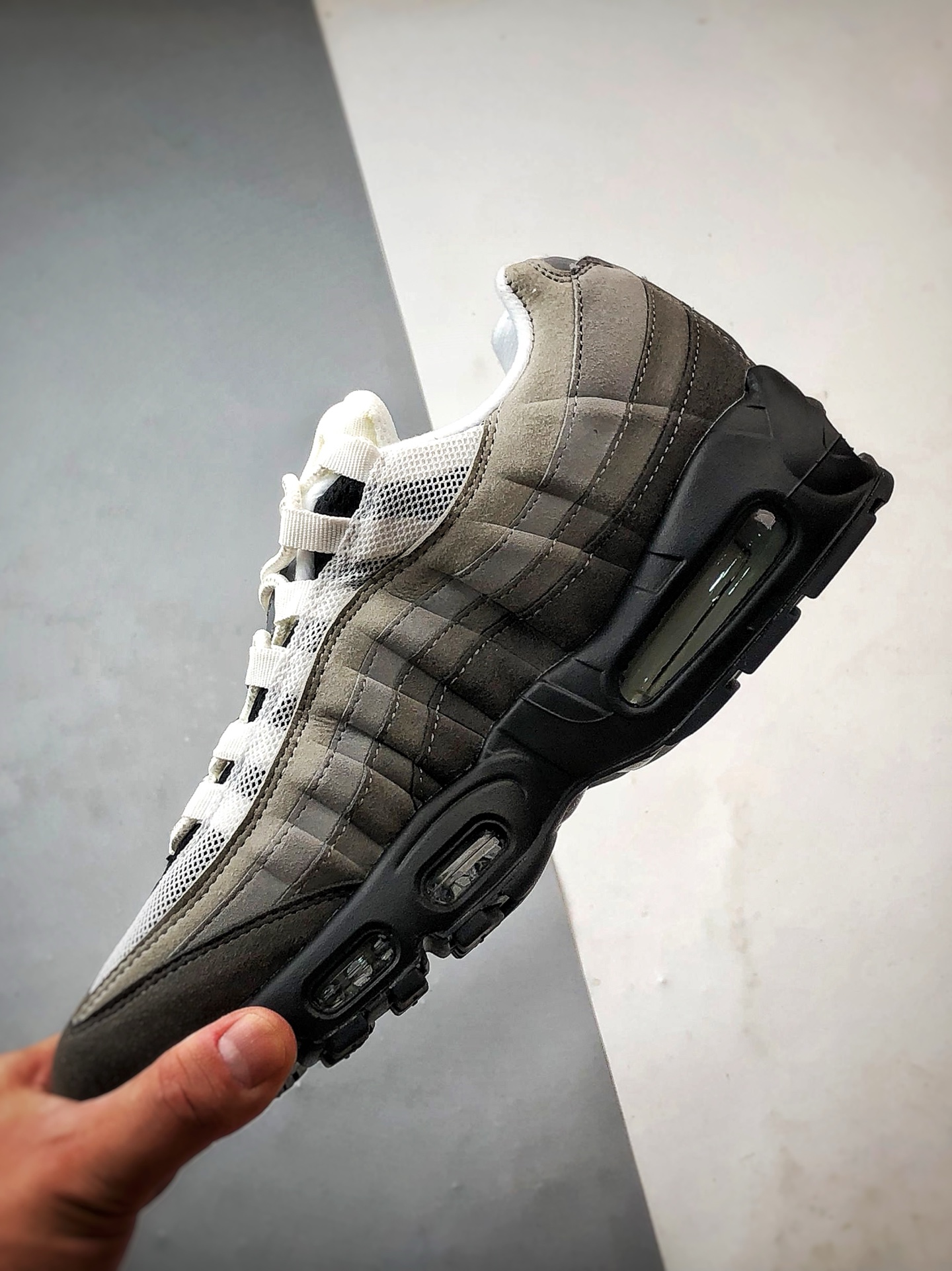 230 NK Air Max 95 黑灰白 外贸原单 织物气垫轻便低帮跑步鞋 AT2865-003
