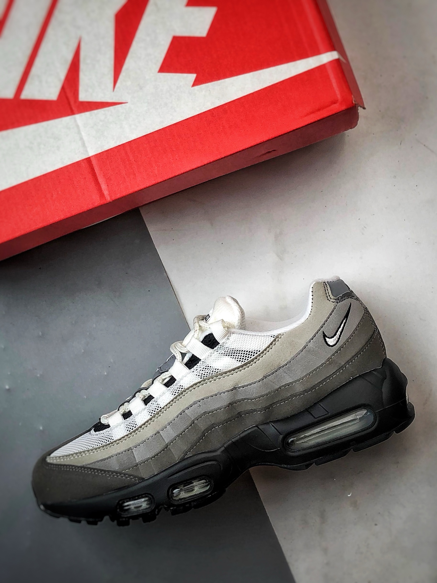 230 NK Air Max 95 黑灰白 外贸原单 织物气垫轻便低帮跑步鞋 AT2865-003