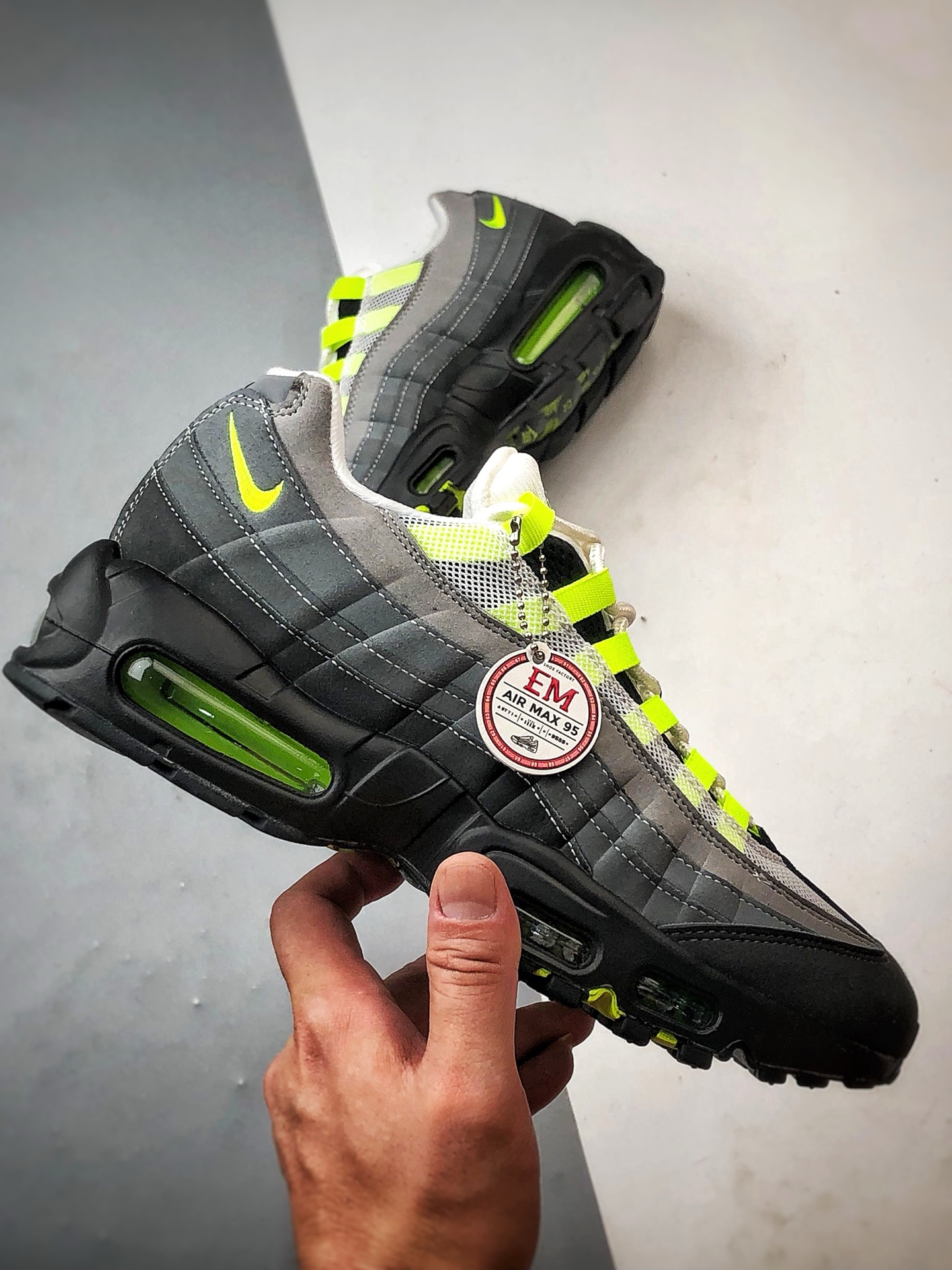 NK Air Max 95 黑灰绿 外贸原单 织物气垫轻便低帮跑步鞋 307960-002-莆田鞋,莆田鞋货源,高仿鞋,高仿鞋货源,安福档口,莆田高仿鞋,莆田鞋批发,高仿鞋批发,莆田高仿运动鞋,高仿运动鞋,莆田运动鞋 NK Air Max 95 黑灰绿 外贸原单 织物气垫轻便低帮跑步鞋 307960-002