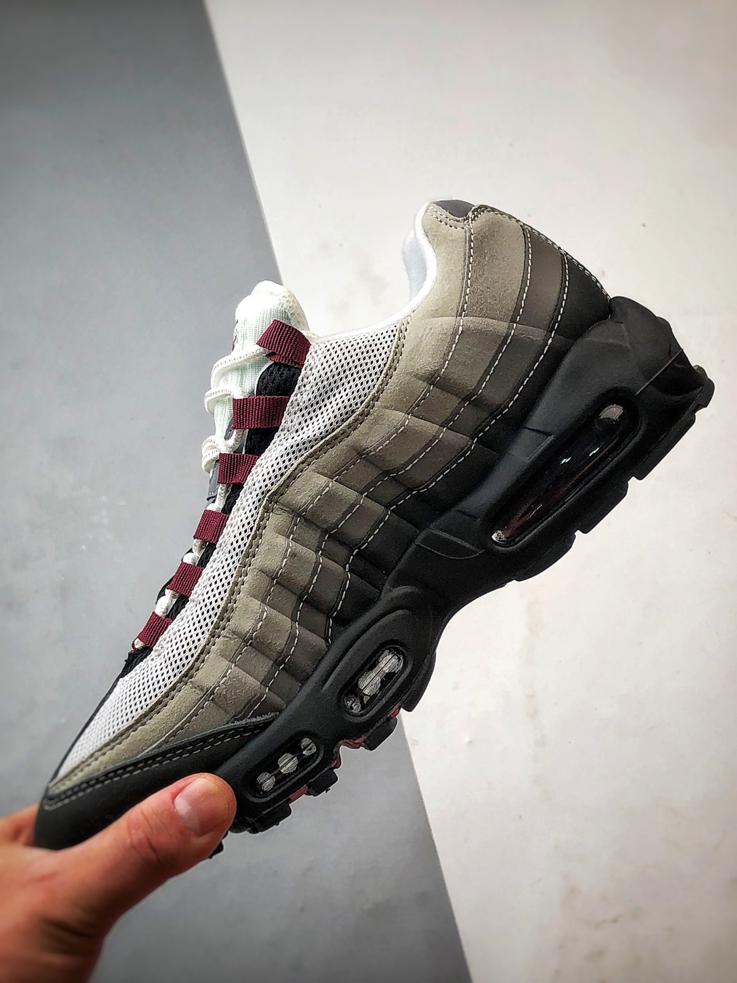 NK Air Max 95 黑灰红 外贸原单 织物气垫轻便低帮跑步鞋 DQ9001-001-莆田鞋,莆田鞋货源,高仿鞋,高仿鞋货源,安福档口,莆田高仿鞋,莆田鞋批发,高仿鞋批发,莆田高仿运动鞋,高仿运动鞋,莆田运动鞋 NK Air Max 95 黑灰红 外贸原单 织物气垫轻便低帮跑步鞋 DQ9001-001