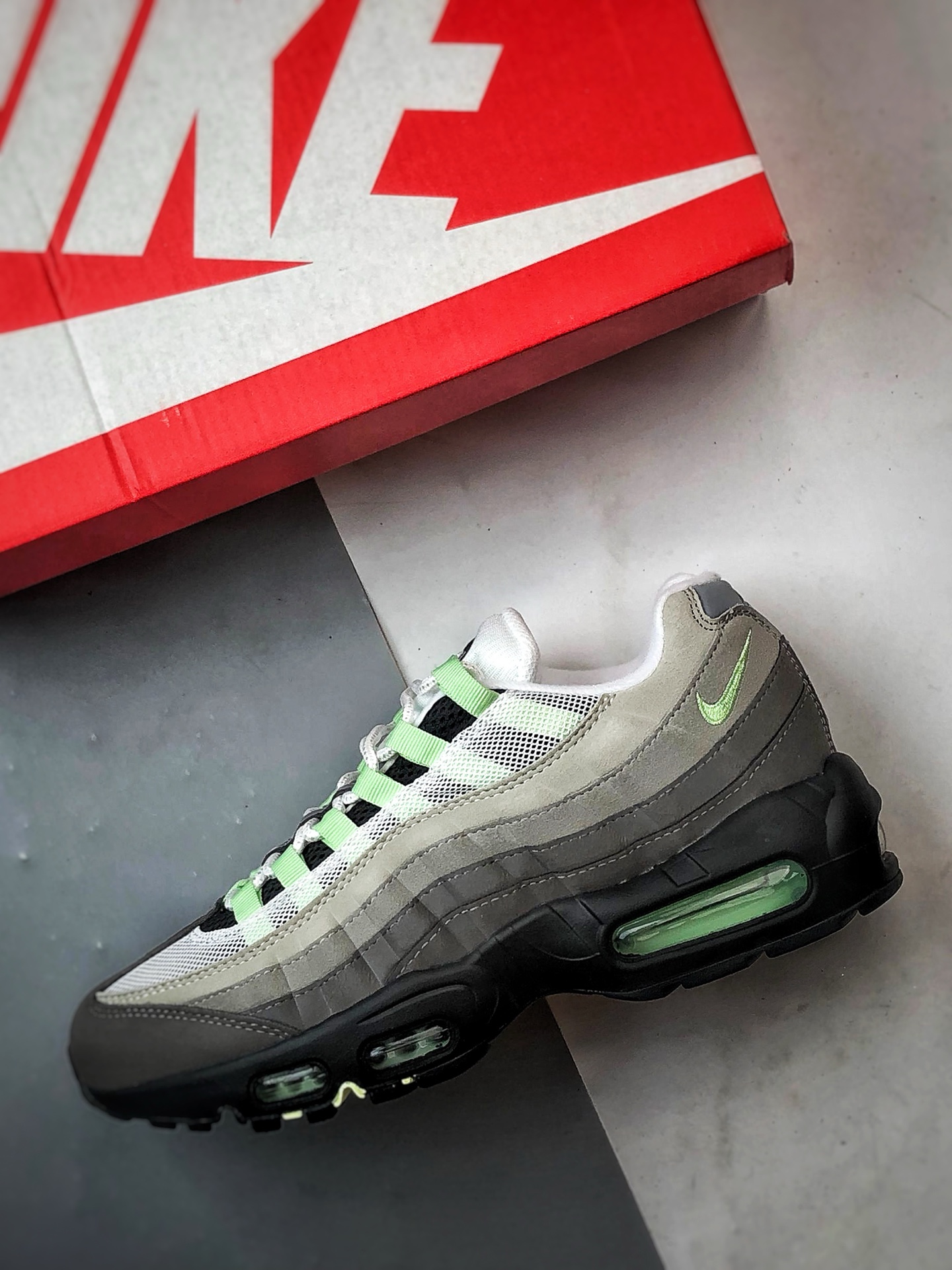 NK Air Max 95 黑绿 外贸原单 织物气垫轻便低帮跑步鞋 CD7495-101