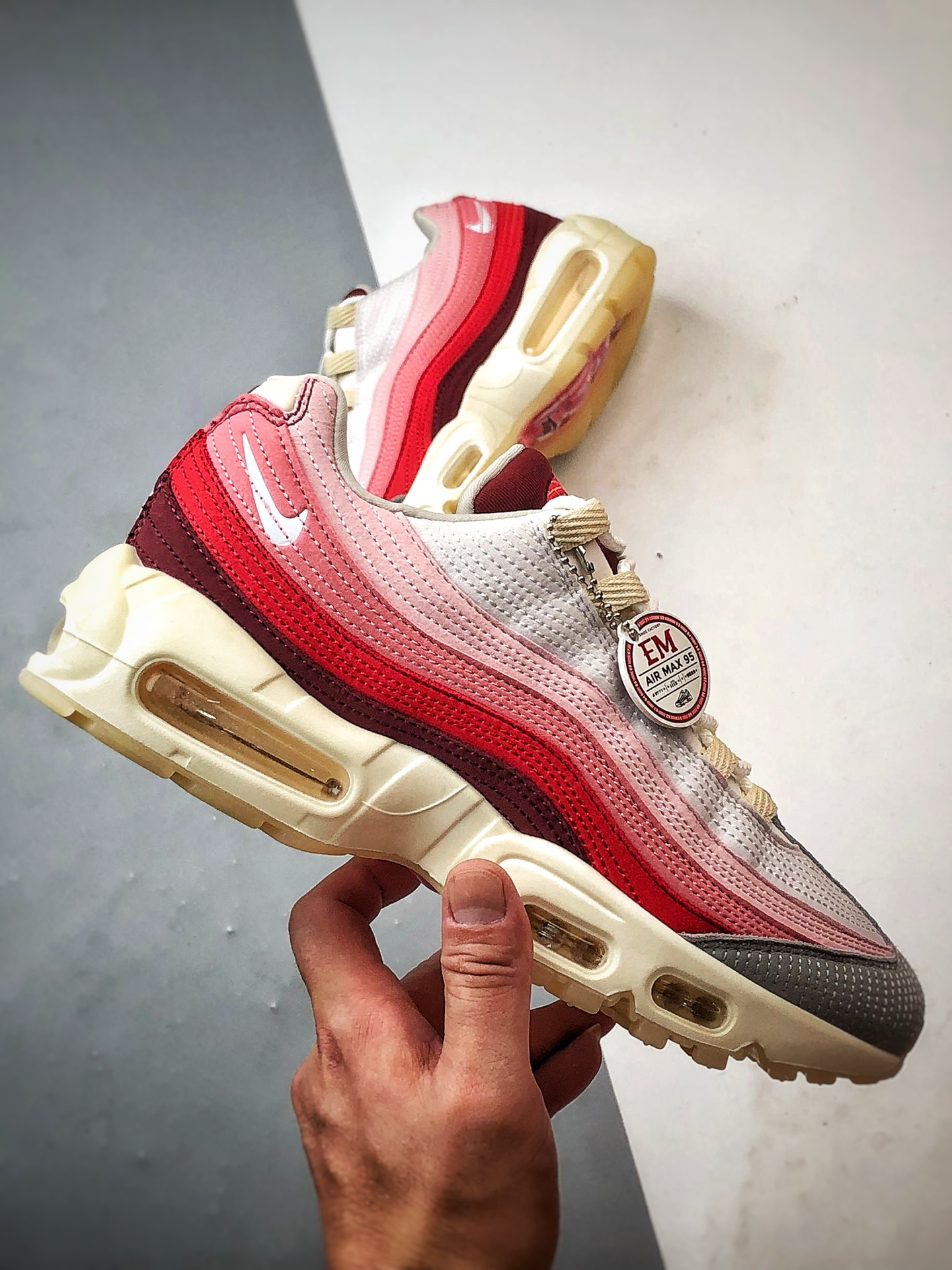 NK Air Max 95 灰红 外贸原单 织物气垫轻便低帮跑步鞋 DM0012-600