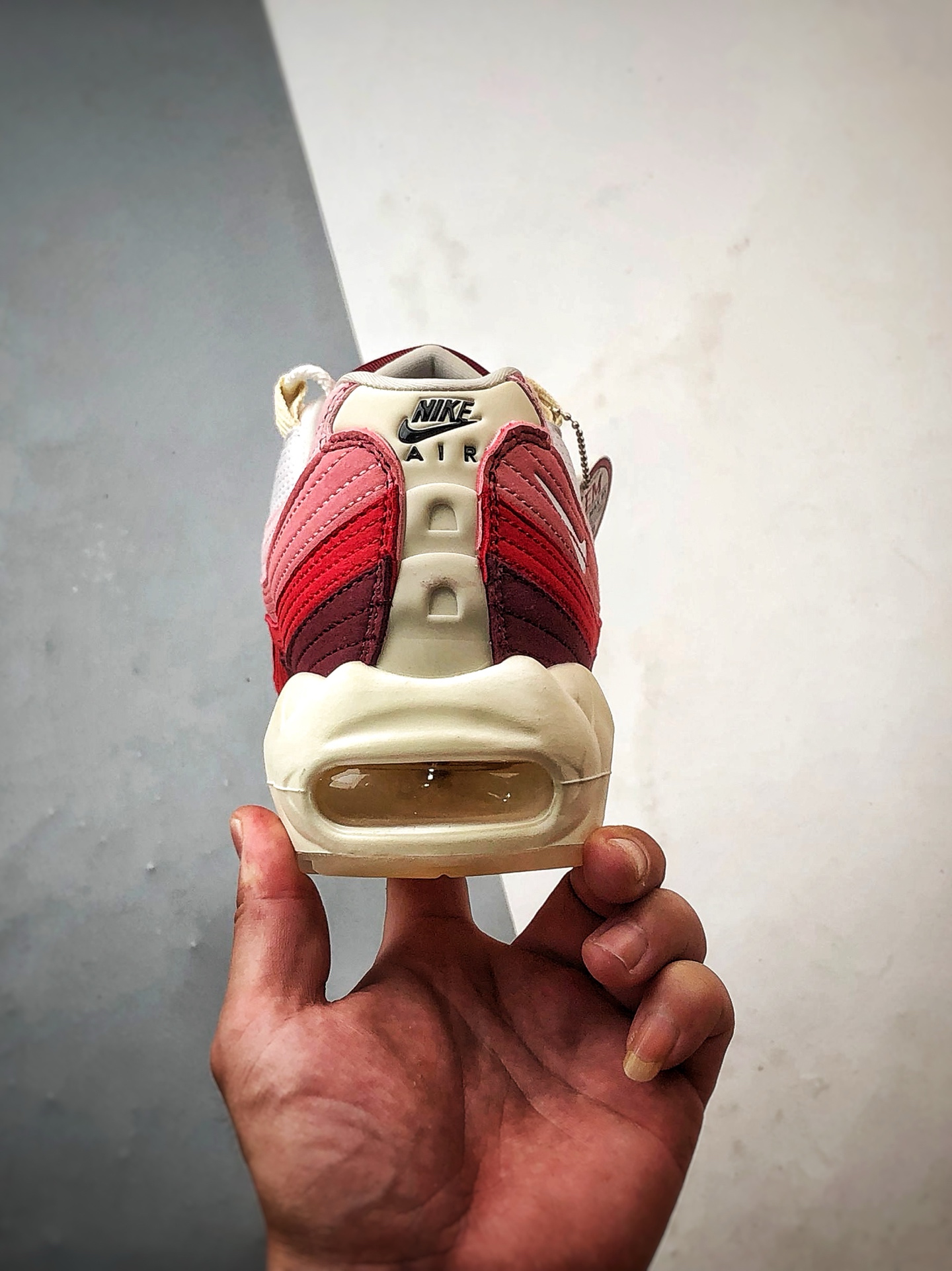 NK Air Max 95 灰红 外贸原单 织物气垫轻便低帮跑步鞋 DM0012-600