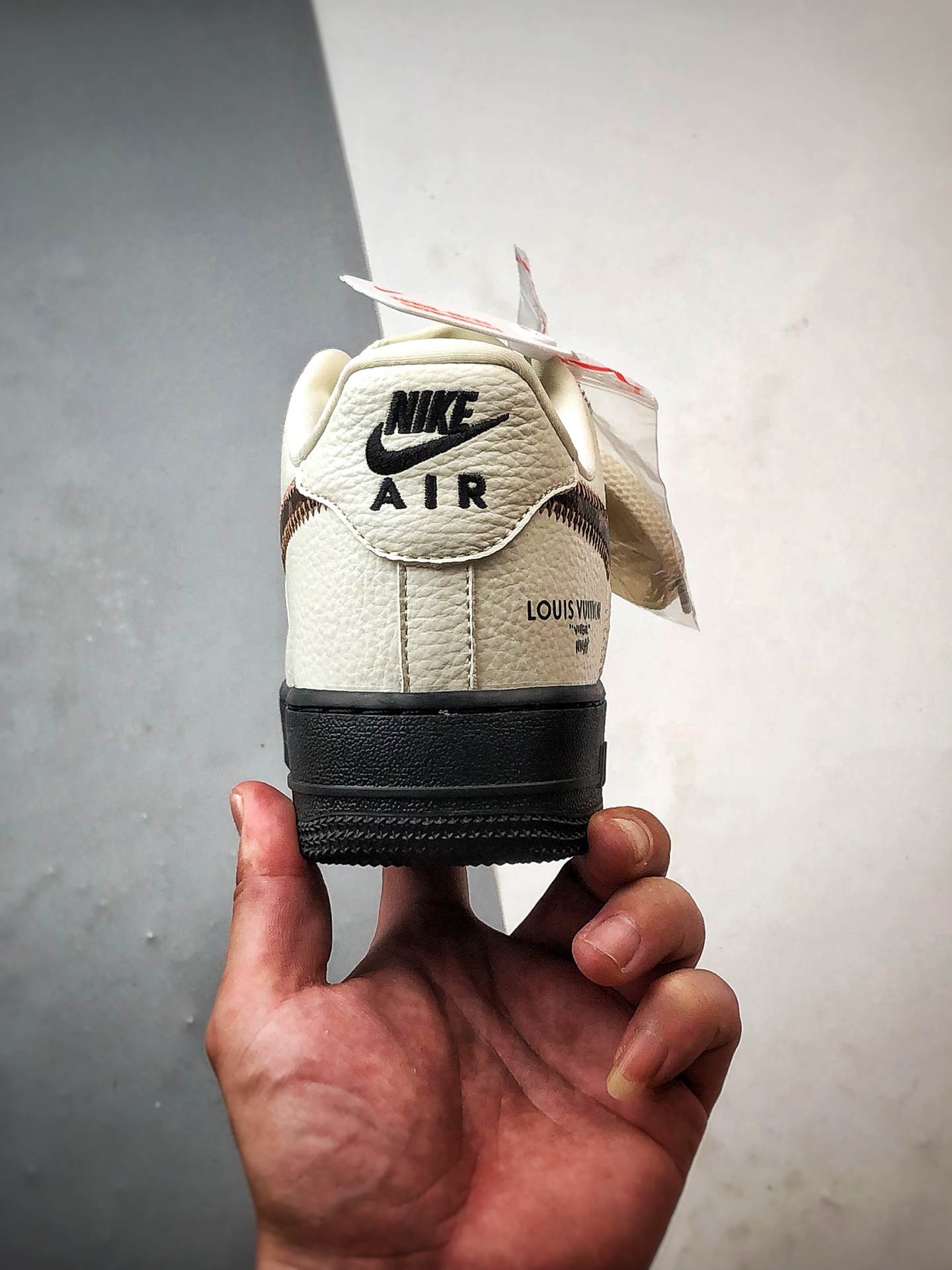 LV x Air Force 1 Low 白黑缝线棕钩 SC0601-559