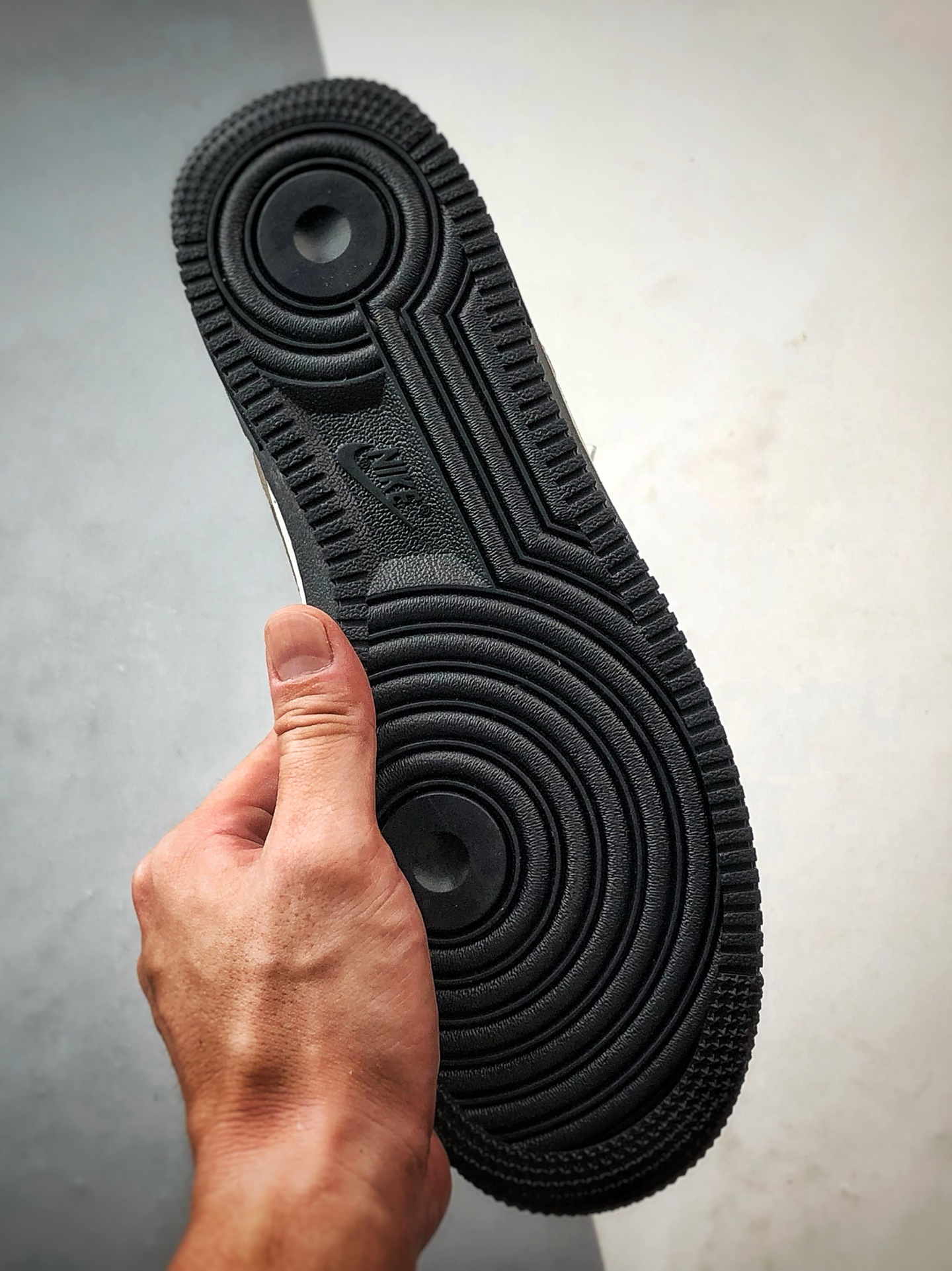 LV x Air Force 1 Low 白黑缝线棕钩 SC0601-559