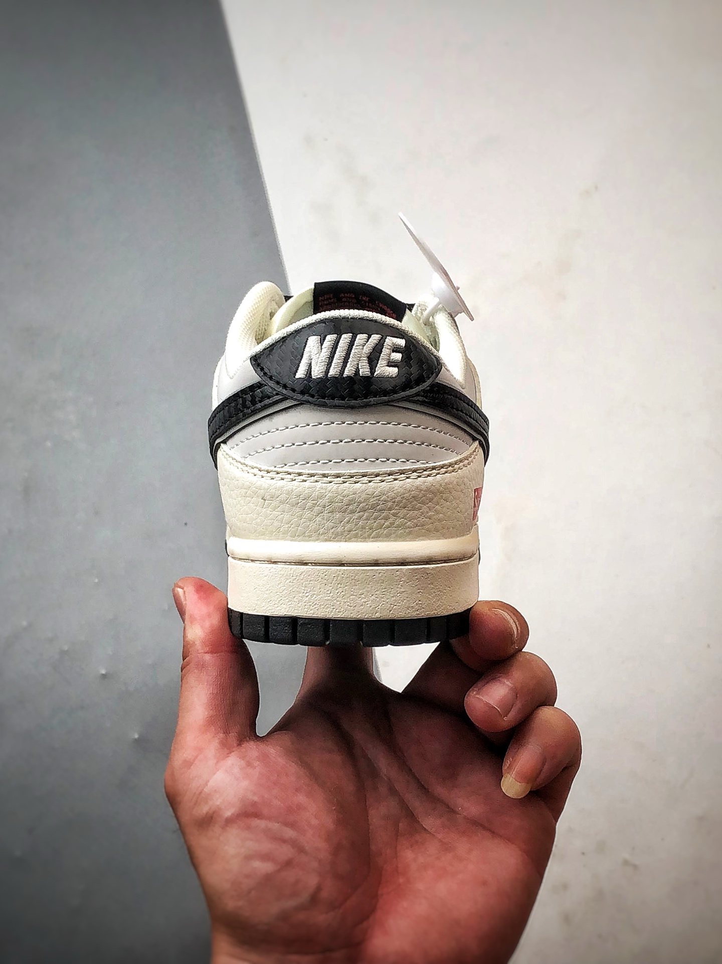 NK Dunk Low Retro ”DIY高端定制” Sup米白黑钩 低帮休闲运动板鞋 JP1648-008-莆田鞋,莆田鞋货源,高仿鞋,高仿鞋货源,安福档口,莆田高仿鞋,莆田鞋批发,高仿鞋批发,莆田高仿运动鞋,高仿运动鞋,莆田运动鞋 NK Dunk Low Retro ”DIY高端定制” Sup米白黑钩 低帮休闲运动板鞋 JP1648-008