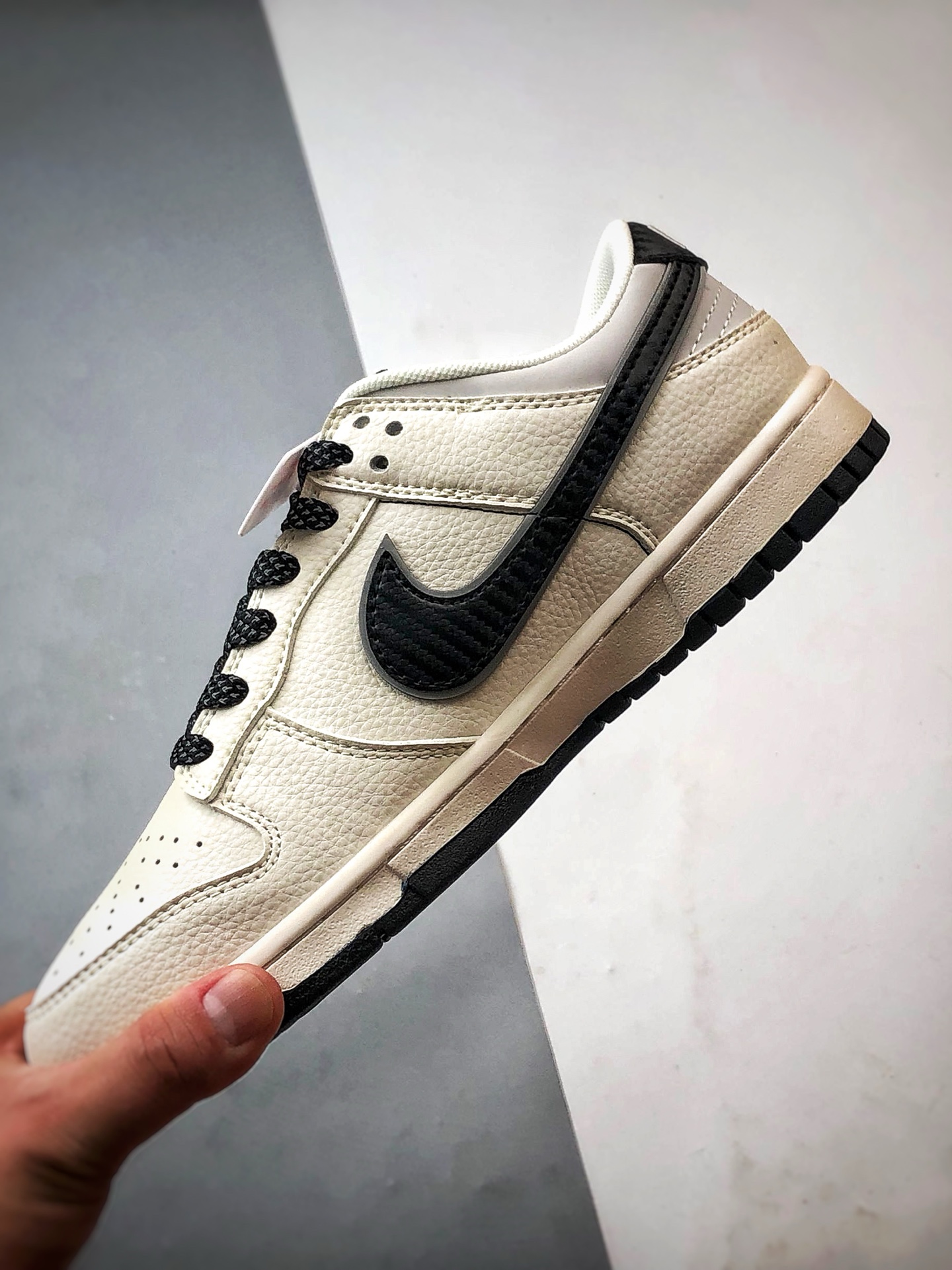 NK Dunk Low Retro ”DIY高端定制” Sup米白黑钩 低帮休闲运动板鞋 JP1648-008-莆田鞋,莆田鞋货源,高仿鞋,高仿鞋货源,安福档口,莆田高仿鞋,莆田鞋批发,高仿鞋批发,莆田高仿运动鞋,高仿运动鞋,莆田运动鞋 NK Dunk Low Retro ”DIY高端定制” Sup米白黑钩 低帮休闲运动板鞋 JP1648-008