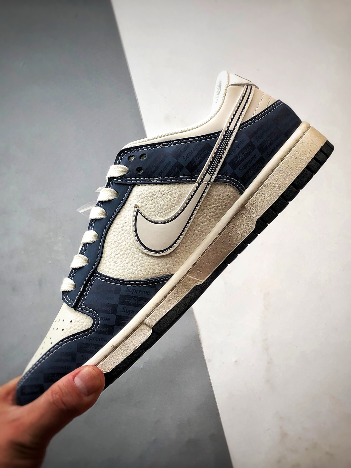 NK Dunk Low Retro ”DIY高端定制” Sup暗纹弹幕白深蓝 低帮休闲运动板鞋 FC1688-228