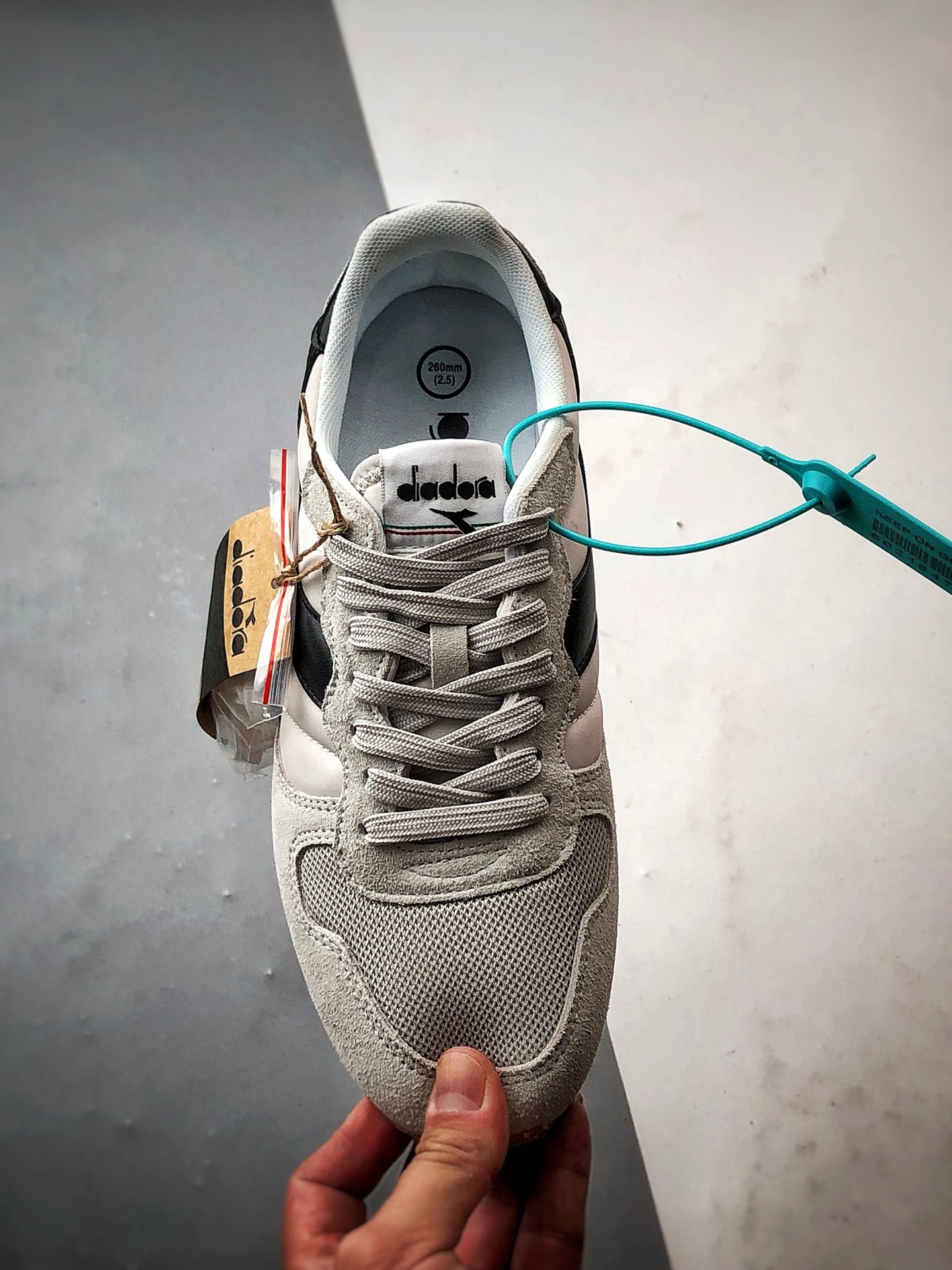 Diadora迪亚多纳 Camaro 浅灰黑 运动舒适透气低帮复古休闲鞋