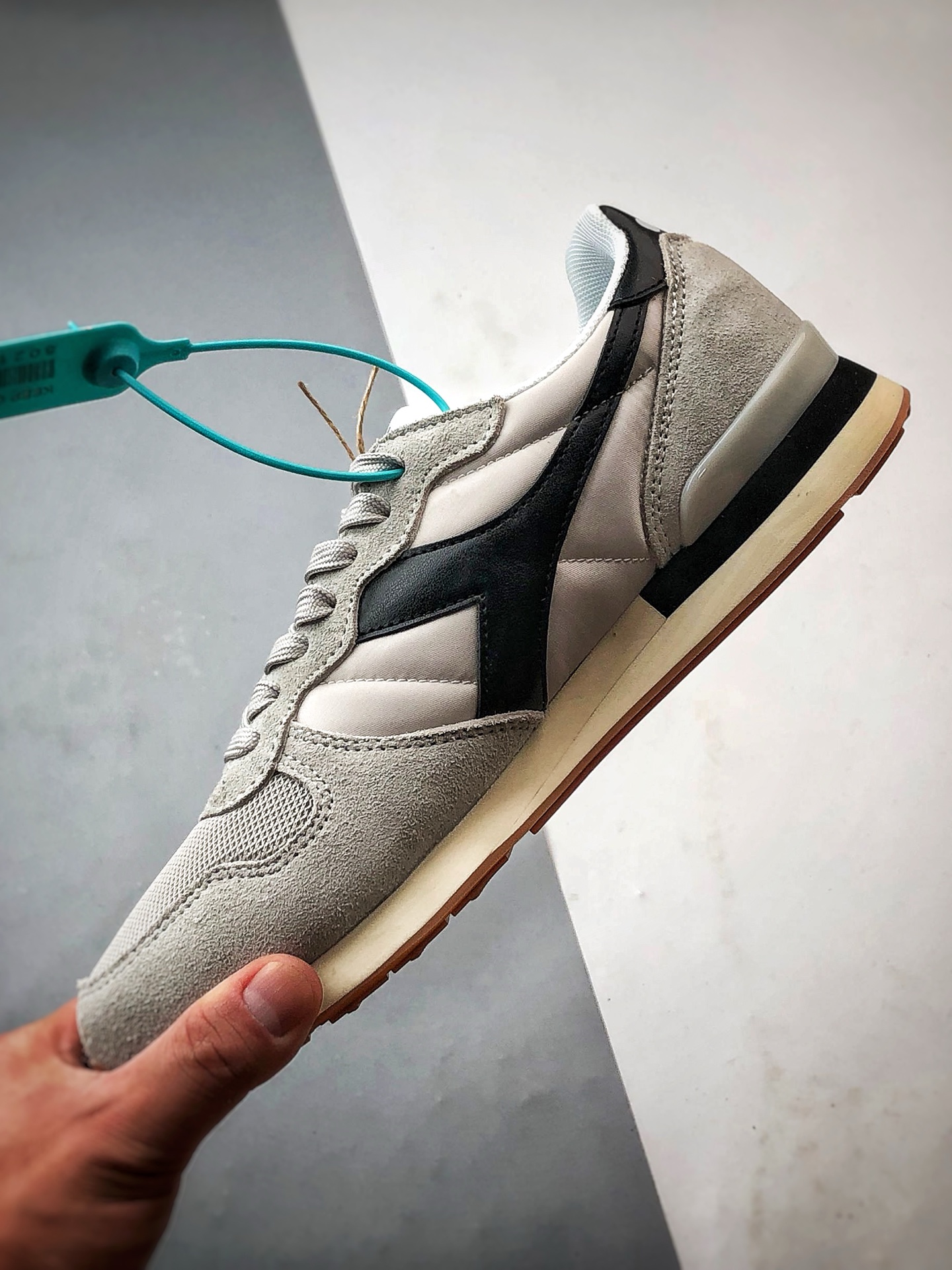 Diadora迪亚多纳 Camaro 浅灰黑 运动舒适透气低帮复古休闲鞋