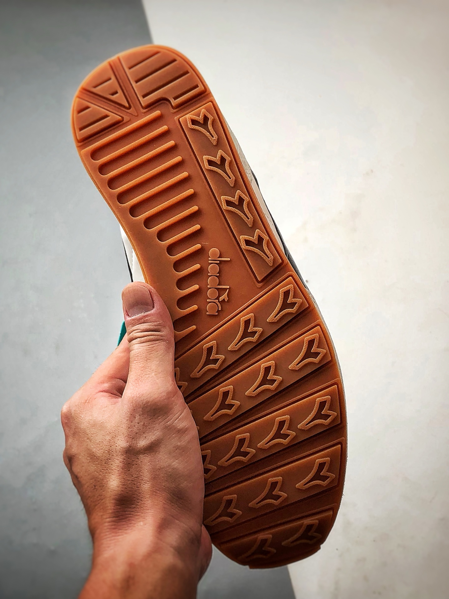 Diadora迪亚多纳 Camaro 浅灰黑 运动舒适透气低帮复古休闲鞋