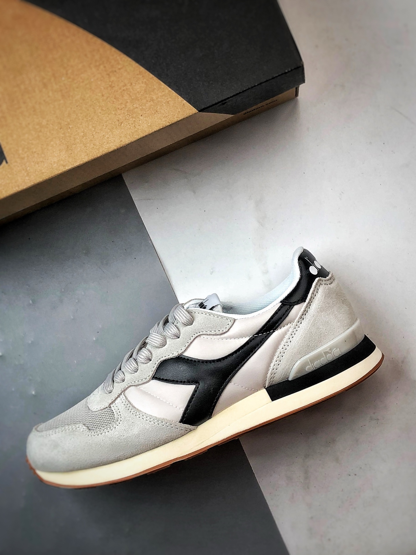 Diadora迪亚多纳 Camaro 浅灰黑 运动舒适透气低帮复古休闲鞋