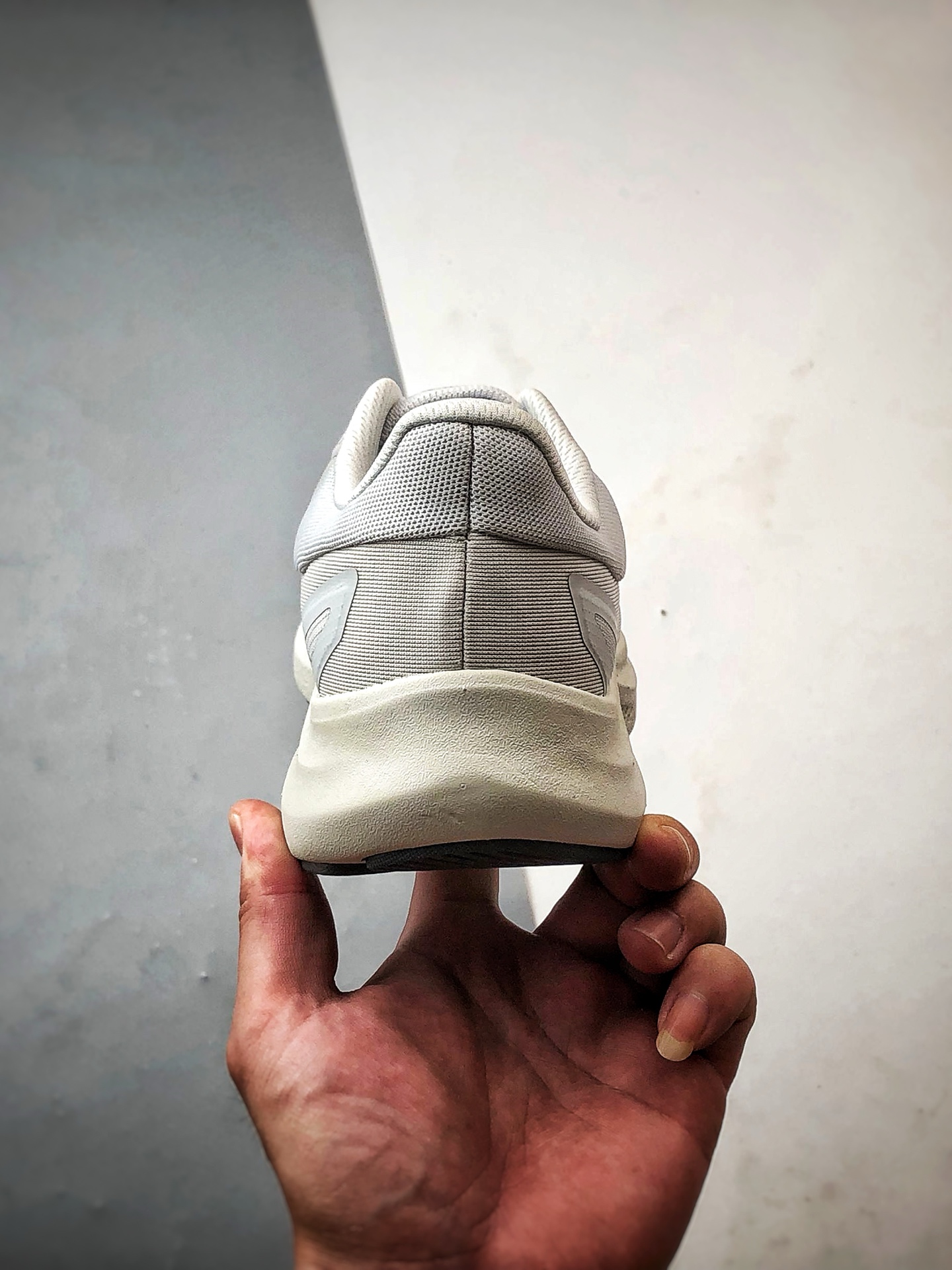 Descente迪桑特 Run Step 灰色 轻量化网面舒适透气休闲运动跑步鞋-莆田鞋,莆田鞋货源,高仿鞋,高仿鞋货源,安福档口,莆田高仿鞋,莆田鞋批发,高仿鞋批发,莆田高仿运动鞋,高仿运动鞋,莆田运动鞋 Descente迪桑特 Run Step 灰色 轻量化网面舒适透气休闲运动跑步鞋