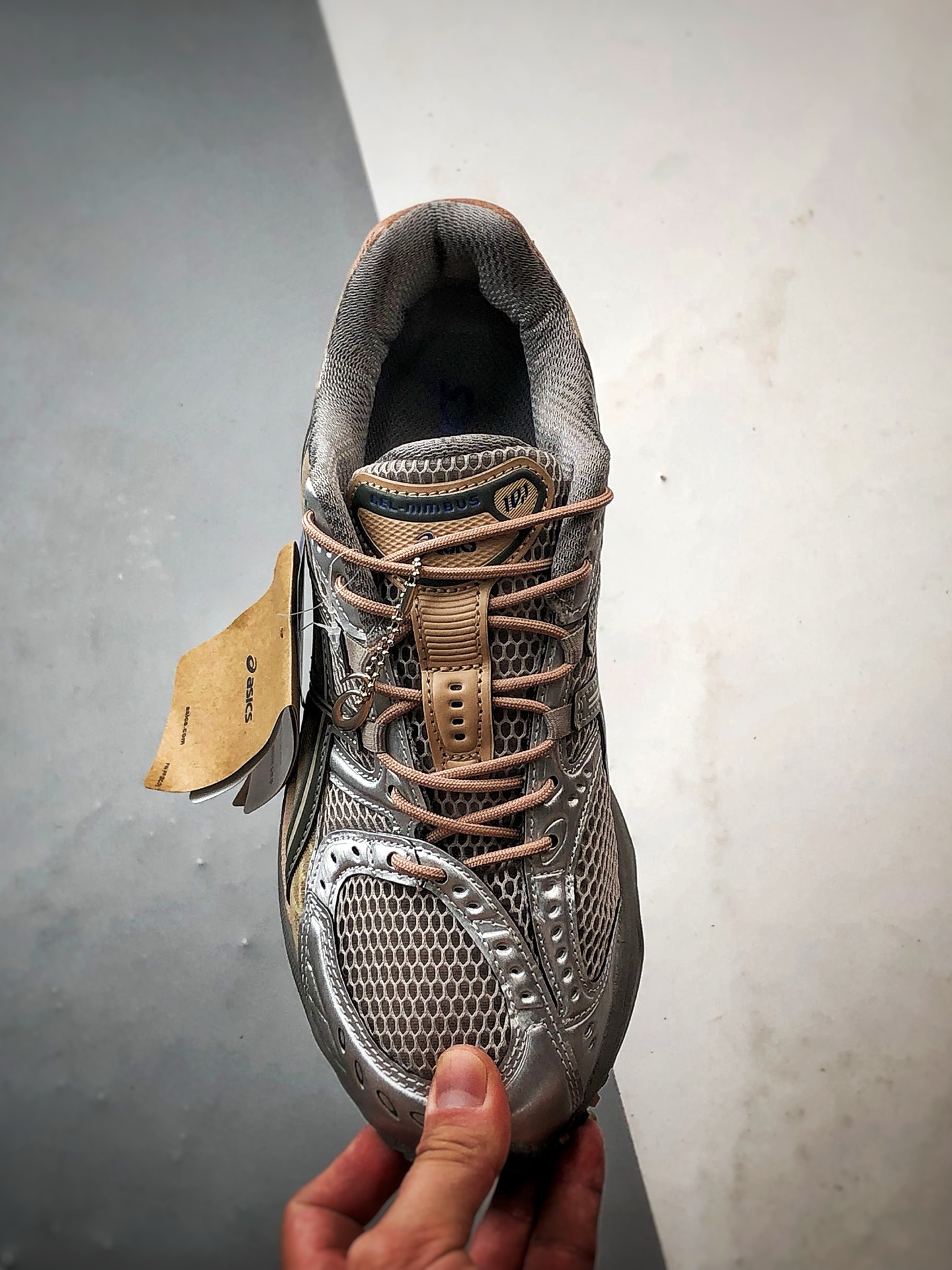 Asics Gel-Nimbus 10.1 银灰棕 亚瑟士复古先锋潮流拼接休闲跑步鞋 1203A543-250