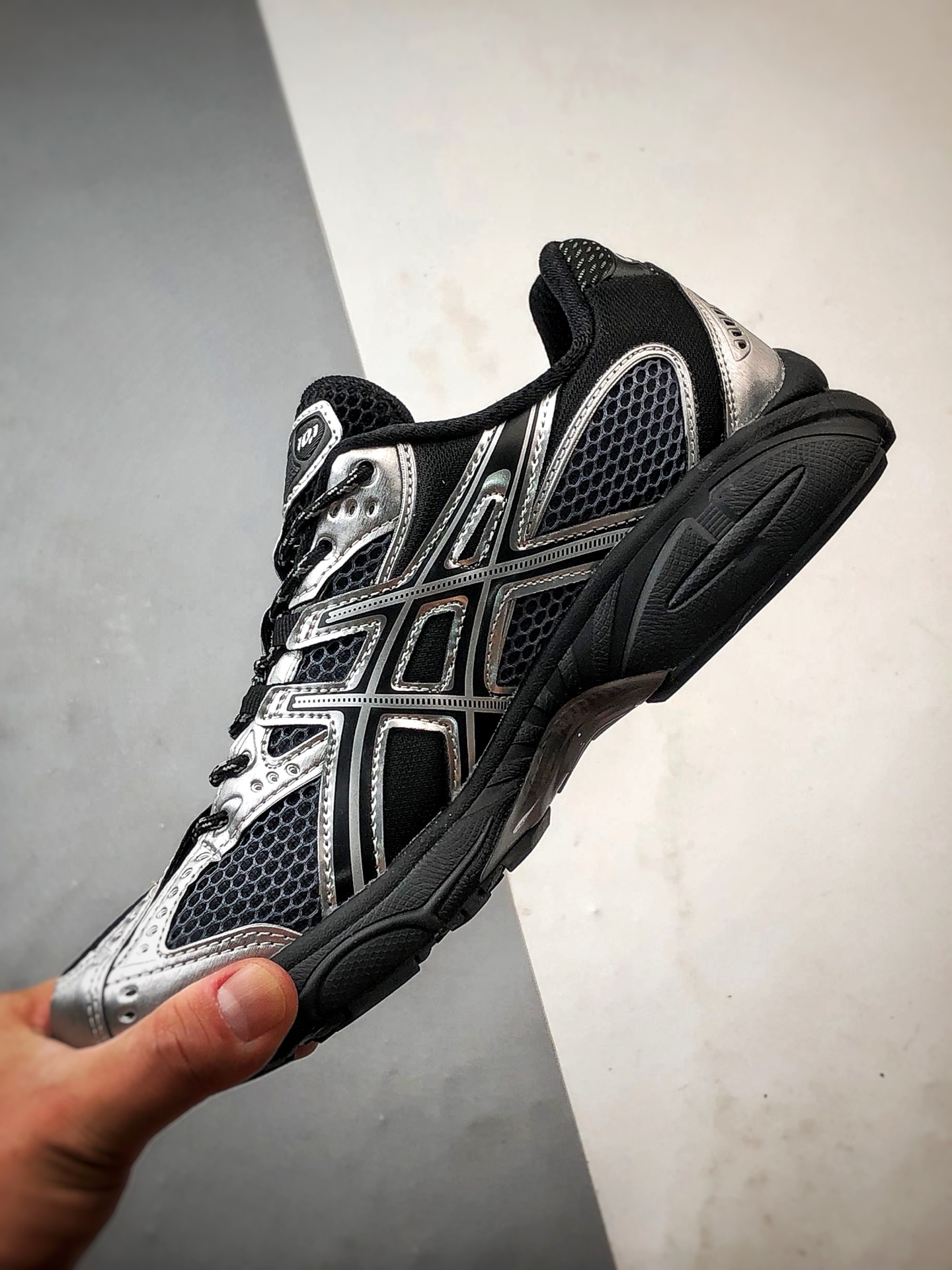 Asics Gel-Nimbus 10.1 黑银 亚瑟士复古先锋潮流拼接休闲跑步鞋 1203A820-001