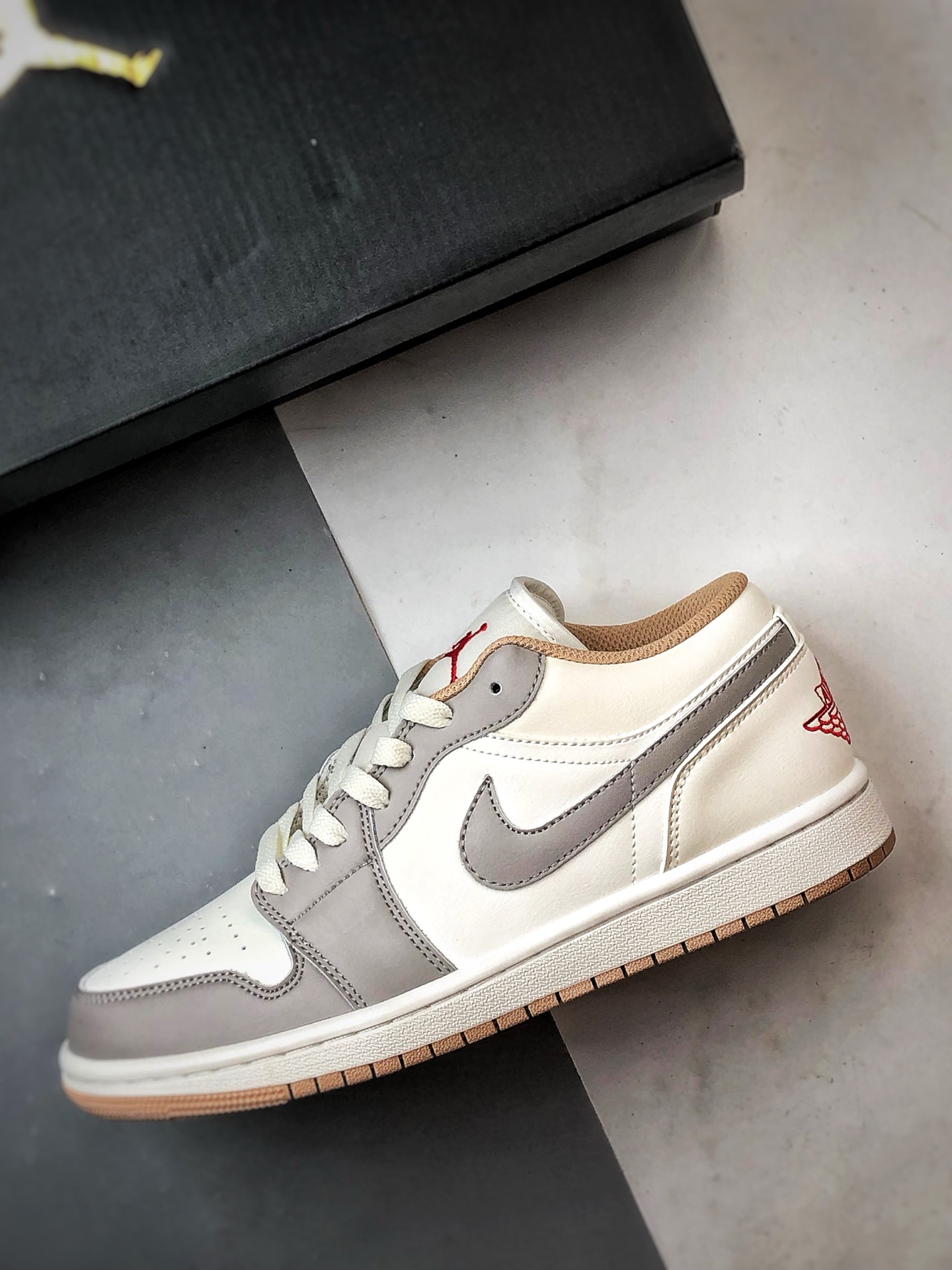 Air Jordan 1 Low 米白灰 官方同步新色 553558-169