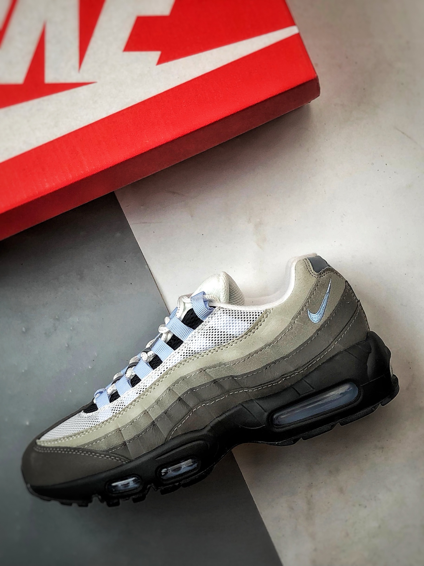 230 NK Air Max 95 黑灰浅蓝 外贸原单 织物气垫轻便低帮跑步鞋 CD1529-001