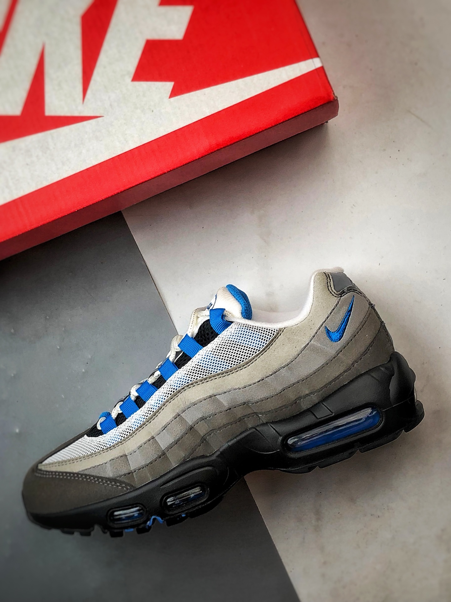 230 NK Air Max 95 黑灰蓝 外贸原单 织物气垫轻便低帮跑步鞋 609048-104