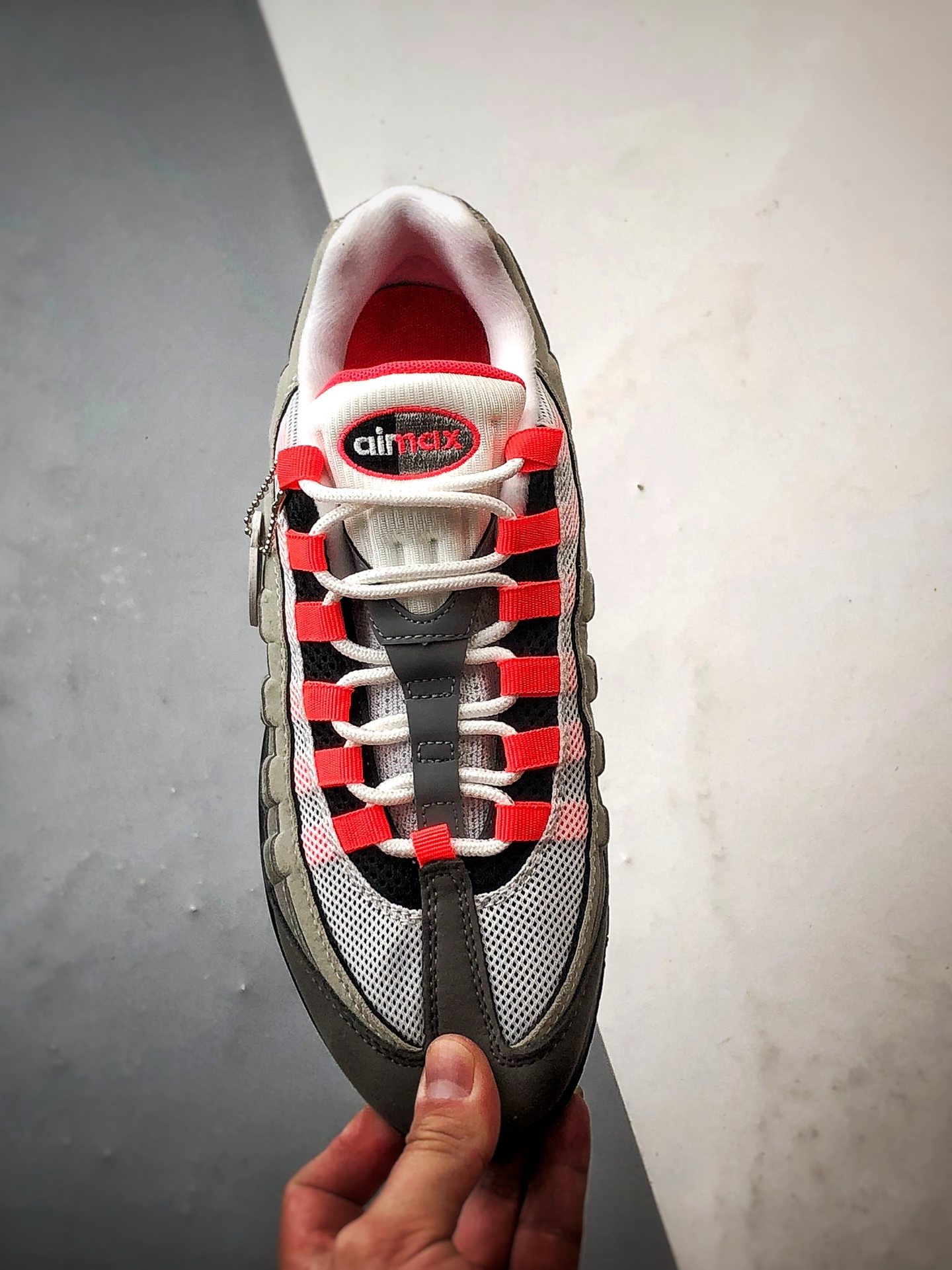 NK Air Max 95 黑灰红 外贸原单 织物气垫轻便低帮跑步鞋 AT2865-100-莆田鞋,莆田鞋货源,高仿鞋,高仿鞋货源,安福档口,莆田高仿鞋,莆田鞋批发,高仿鞋批发,莆田高仿运动鞋,高仿运动鞋,莆田运动鞋 NK Air Max 95 黑灰红 外贸原单 织物气垫轻便低帮跑步鞋 AT2865-100