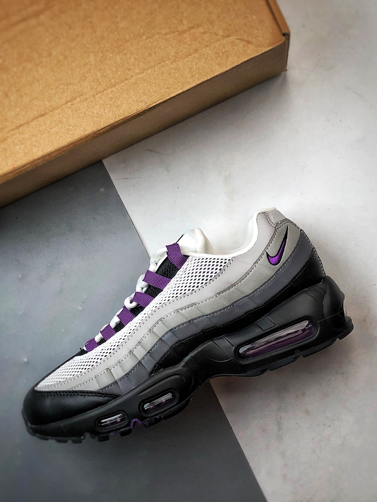 NK Air Max 95 黑灰紫 外贸原单 织物气垫轻便低帮跑步鞋 DH8015-003-莆田鞋,莆田鞋货源,高仿鞋,高仿鞋货源,安福档口,莆田高仿鞋,莆田鞋批发,高仿鞋批发,莆田高仿运动鞋,高仿运动鞋,莆田运动鞋 NK Air Max 95 黑灰紫 外贸原单 织物气垫轻便低帮跑步鞋 DH8015-003