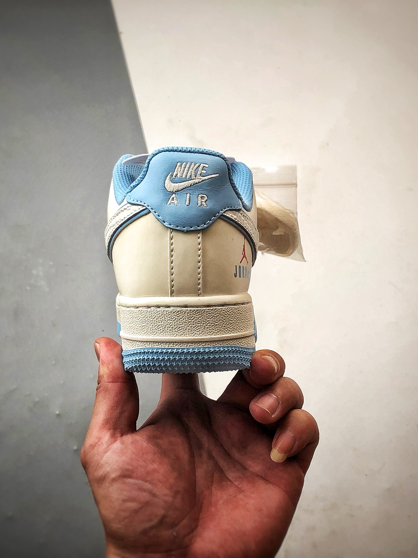 Air Force 1 Low 飞人米白蓝 CS5288-029-莆田鞋,莆田鞋货源,高仿鞋,高仿鞋货源,安福档口,莆田高仿鞋,莆田鞋批发,高仿鞋批发,莆田高仿运动鞋,高仿运动鞋,莆田运动鞋 Air Force 1 Low 飞人米白蓝 CS5288-029