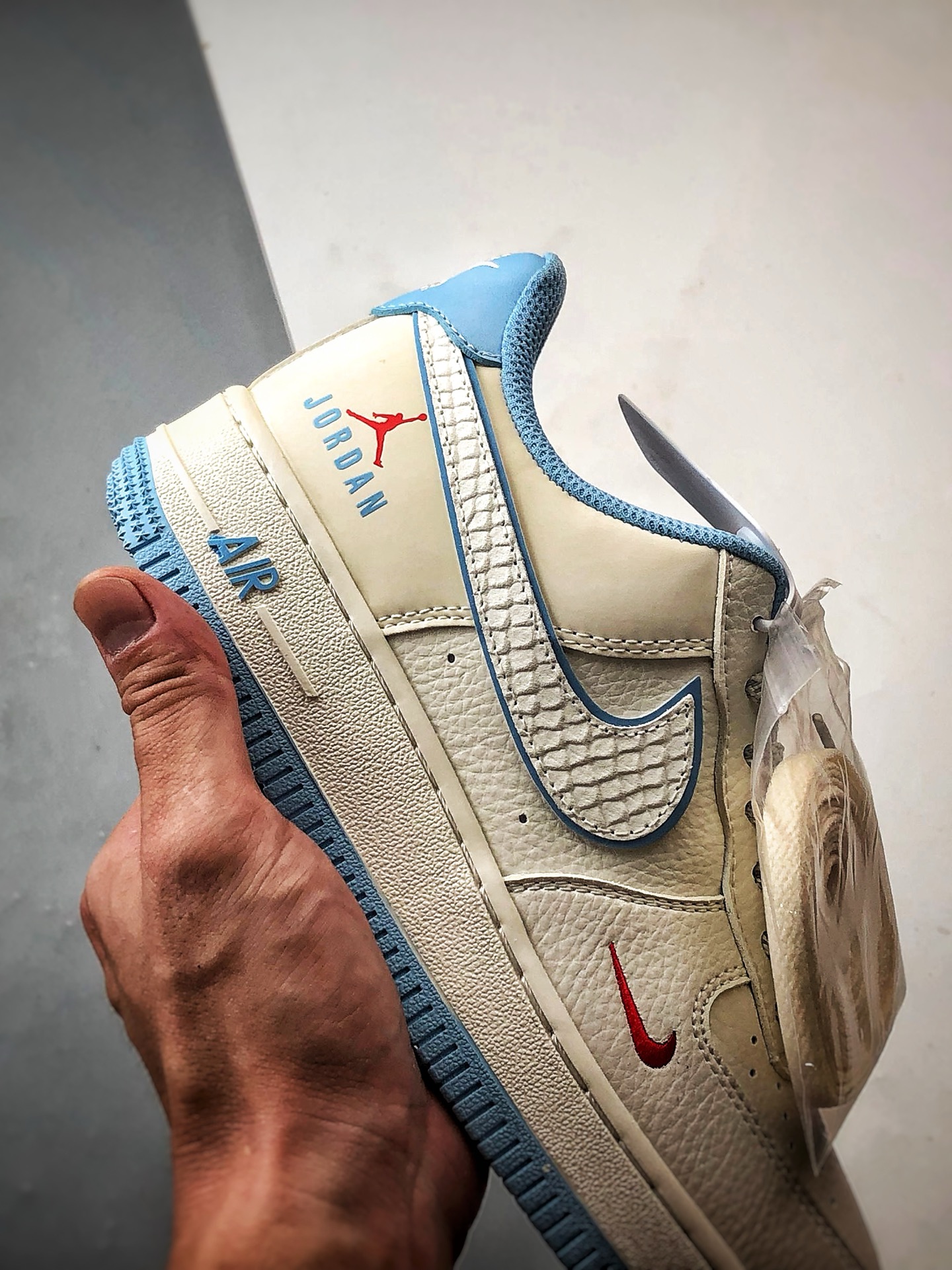 Air Force 1 Low 飞人米白蓝 CS5288-029-莆田鞋,莆田鞋货源,高仿鞋,高仿鞋货源,安福档口,莆田高仿鞋,莆田鞋批发,高仿鞋批发,莆田高仿运动鞋,高仿运动鞋,莆田运动鞋 Air Force 1 Low 飞人米白蓝 CS5288-029