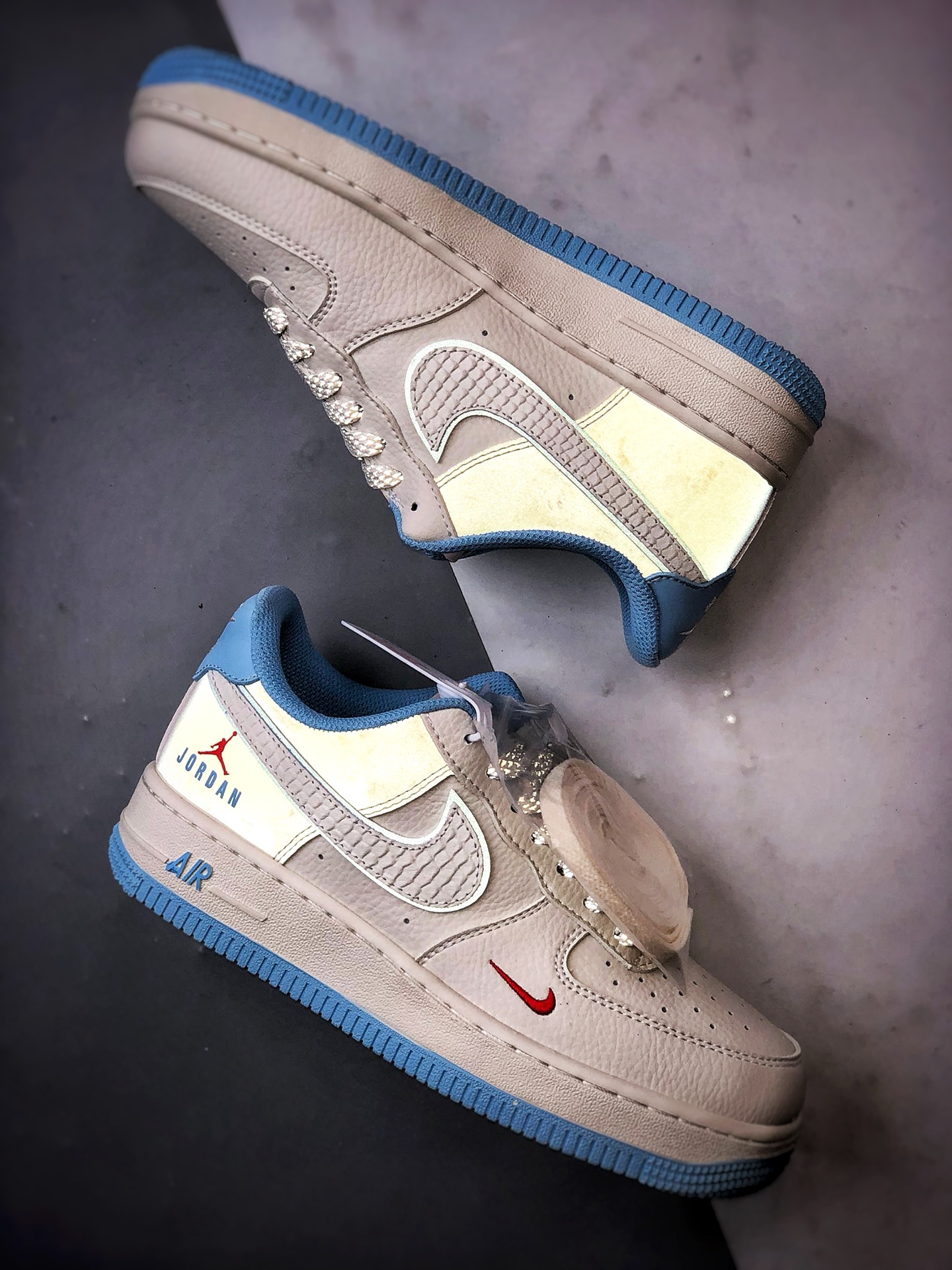 Air Force 1 Low 飞人米白蓝 CS5288-029-莆田鞋,莆田鞋货源,高仿鞋,高仿鞋货源,安福档口,莆田高仿鞋,莆田鞋批发,高仿鞋批发,莆田高仿运动鞋,高仿运动鞋,莆田运动鞋 Air Force 1 Low 飞人米白蓝 CS5288-029