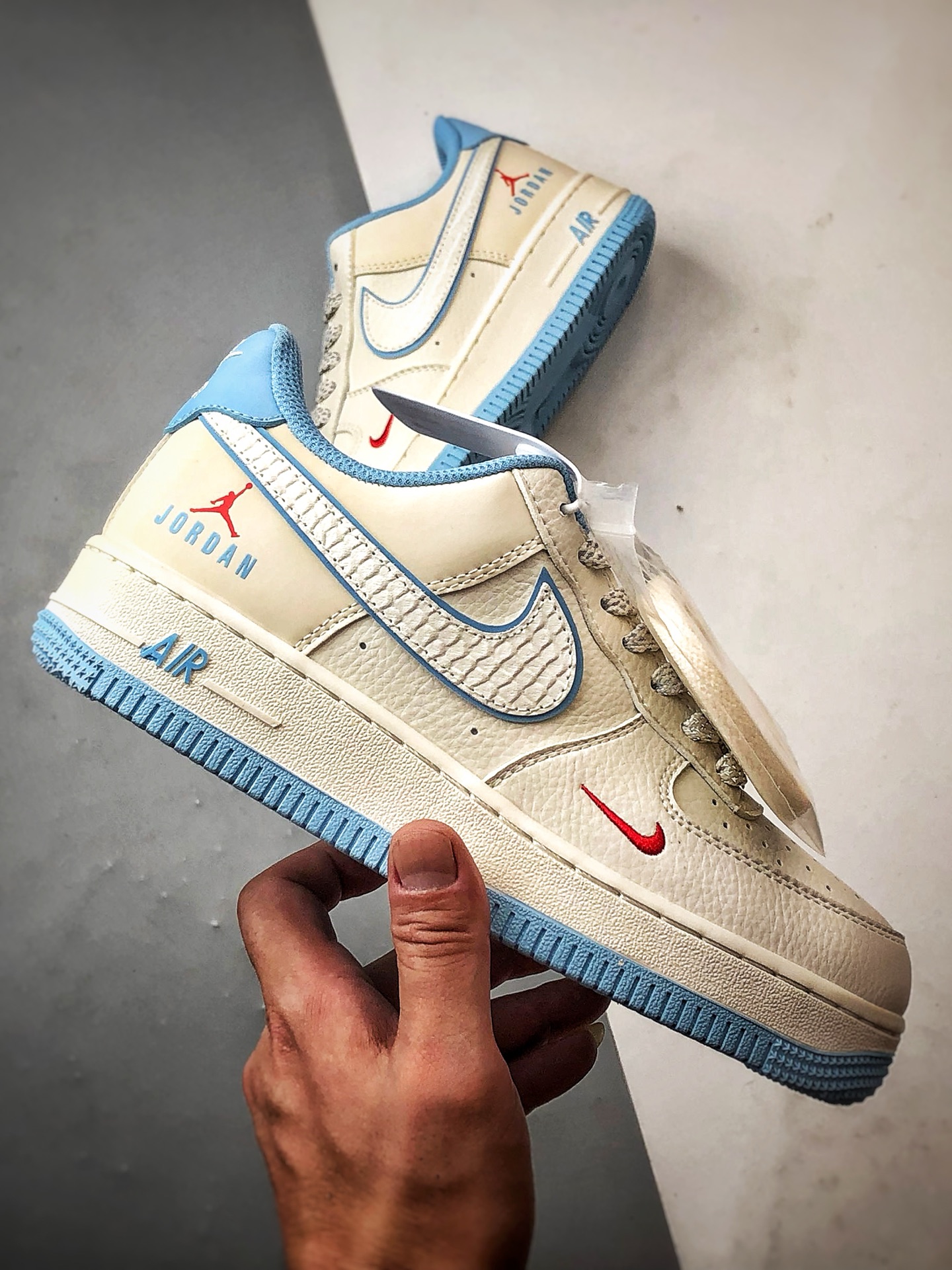 Air Force 1 Low 飞人米白蓝 CS5288-029-莆田鞋,莆田鞋货源,高仿鞋,高仿鞋货源,安福档口,莆田高仿鞋,莆田鞋批发,高仿鞋批发,莆田高仿运动鞋,高仿运动鞋,莆田运动鞋 Air Force 1 Low 飞人米白蓝 CS5288-029