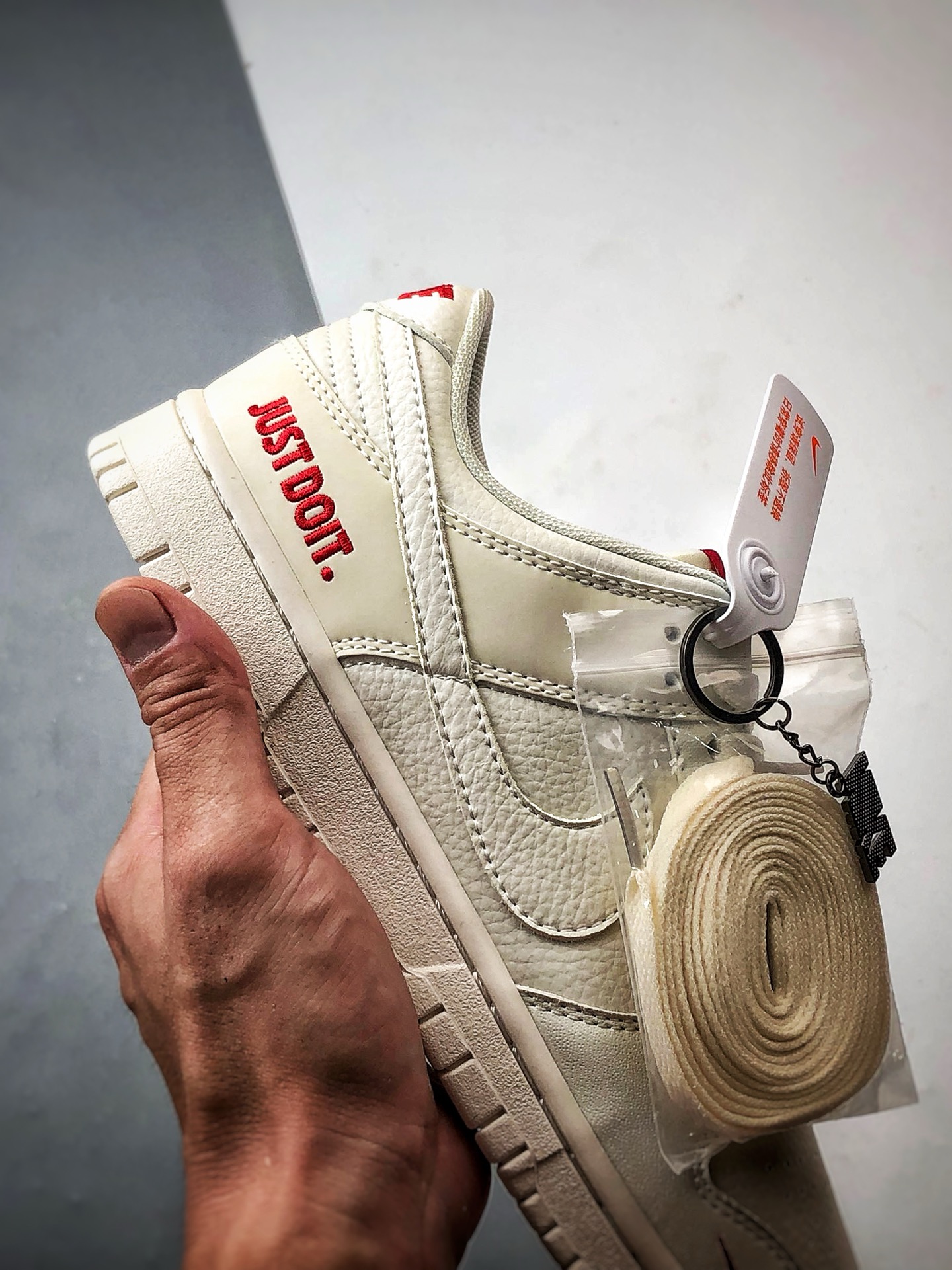 NK Dunk Low Retro ”DIY高端定制” 标语白红小钩 低帮休闲运动板鞋 CS1688-113-莆田鞋,莆田鞋货源,高仿鞋,高仿鞋货源,安福档口,莆田高仿鞋,莆田鞋批发,高仿鞋批发,莆田高仿运动鞋,高仿运动鞋,莆田运动鞋 NK Dunk Low Retro ”DIY高端定制” 标语白红小钩 低帮休闲运动板鞋 CS1688-113