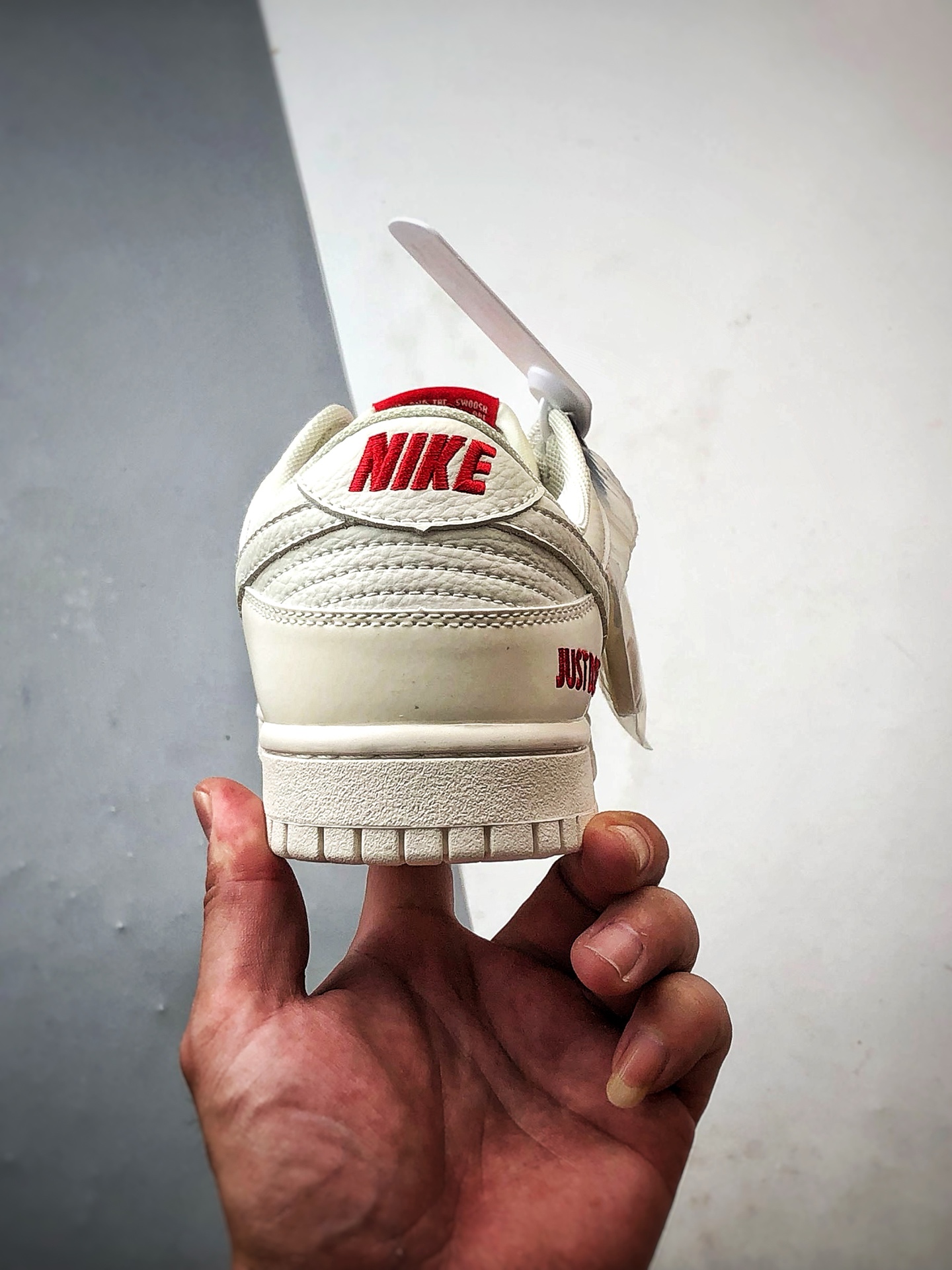 NK Dunk Low Retro ”DIY高端定制” 标语白红小钩 低帮休闲运动板鞋 CS1688-113-莆田鞋,莆田鞋货源,高仿鞋,高仿鞋货源,安福档口,莆田高仿鞋,莆田鞋批发,高仿鞋批发,莆田高仿运动鞋,高仿运动鞋,莆田运动鞋 NK Dunk Low Retro ”DIY高端定制” 标语白红小钩 低帮休闲运动板鞋 CS1688-113