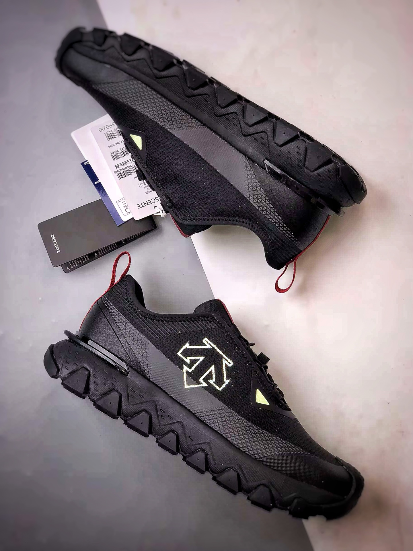 Descente迪桑特 Ski Style 黑色 滑雪系列低帮潮流运动户外登山鞋-莆田鞋,莆田鞋货源,高仿鞋,高仿鞋货源,安福档口,莆田高仿鞋,莆田鞋批发,高仿鞋批发,莆田高仿运动鞋,高仿运动鞋,莆田运动鞋 Descente迪桑特 Ski Style 黑色 滑雪系列低帮潮流运动户外登山鞋