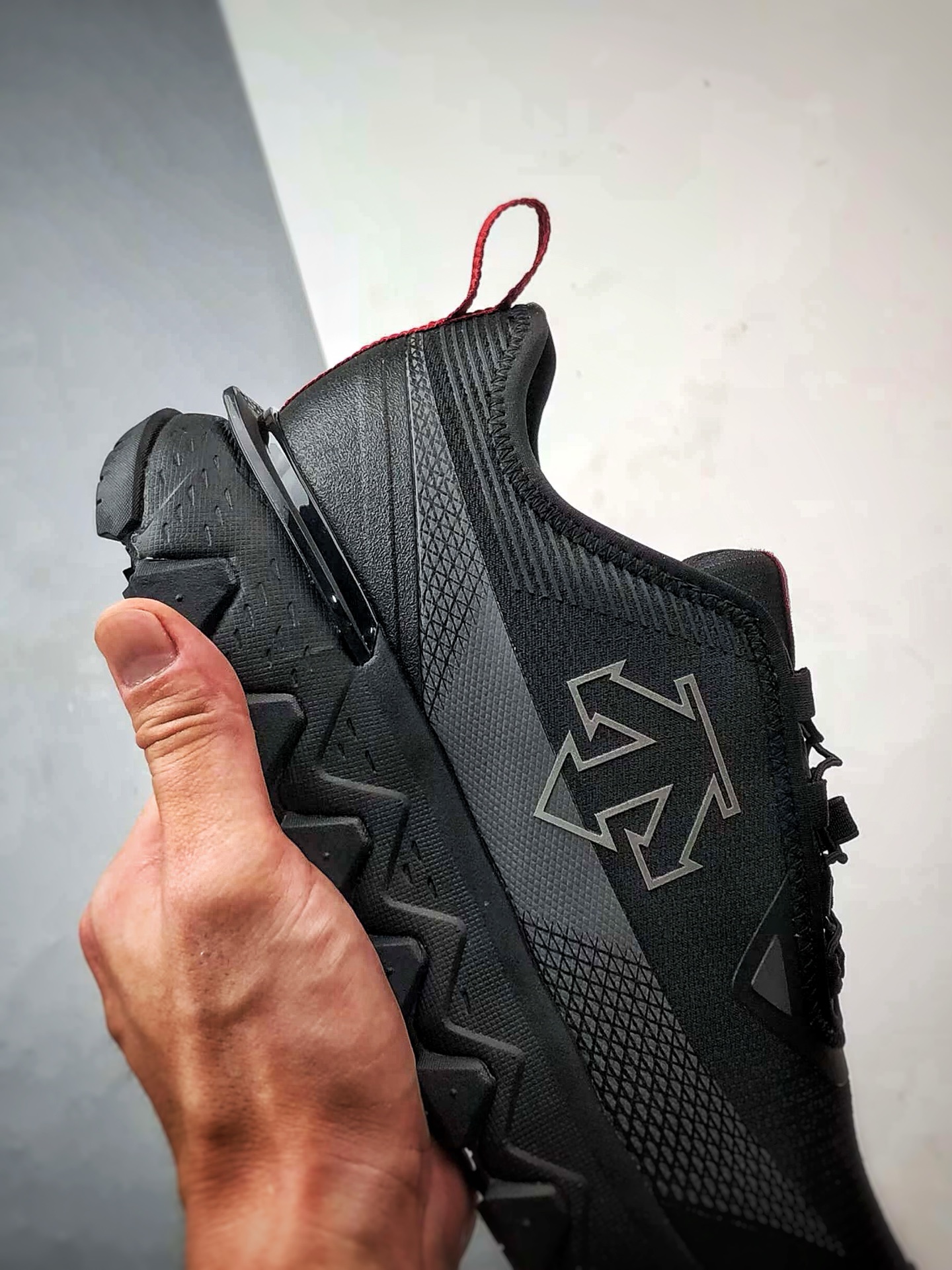 Descente迪桑特 Ski Style 黑色 滑雪系列低帮潮流运动户外登山鞋-莆田鞋,莆田鞋货源,高仿鞋,高仿鞋货源,安福档口,莆田高仿鞋,莆田鞋批发,高仿鞋批发,莆田高仿运动鞋,高仿运动鞋,莆田运动鞋 Descente迪桑特 Ski Style 黑色 滑雪系列低帮潮流运动户外登山鞋